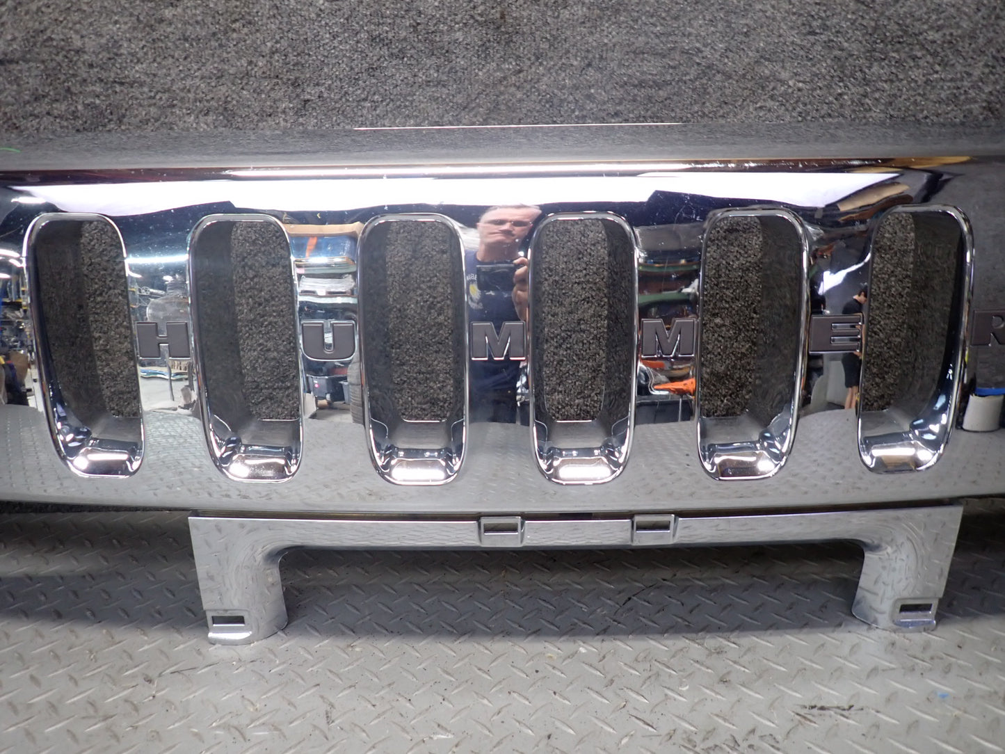 2003-2007 Hummer H2 Front Bumper Radiator Upper Chrone Grille