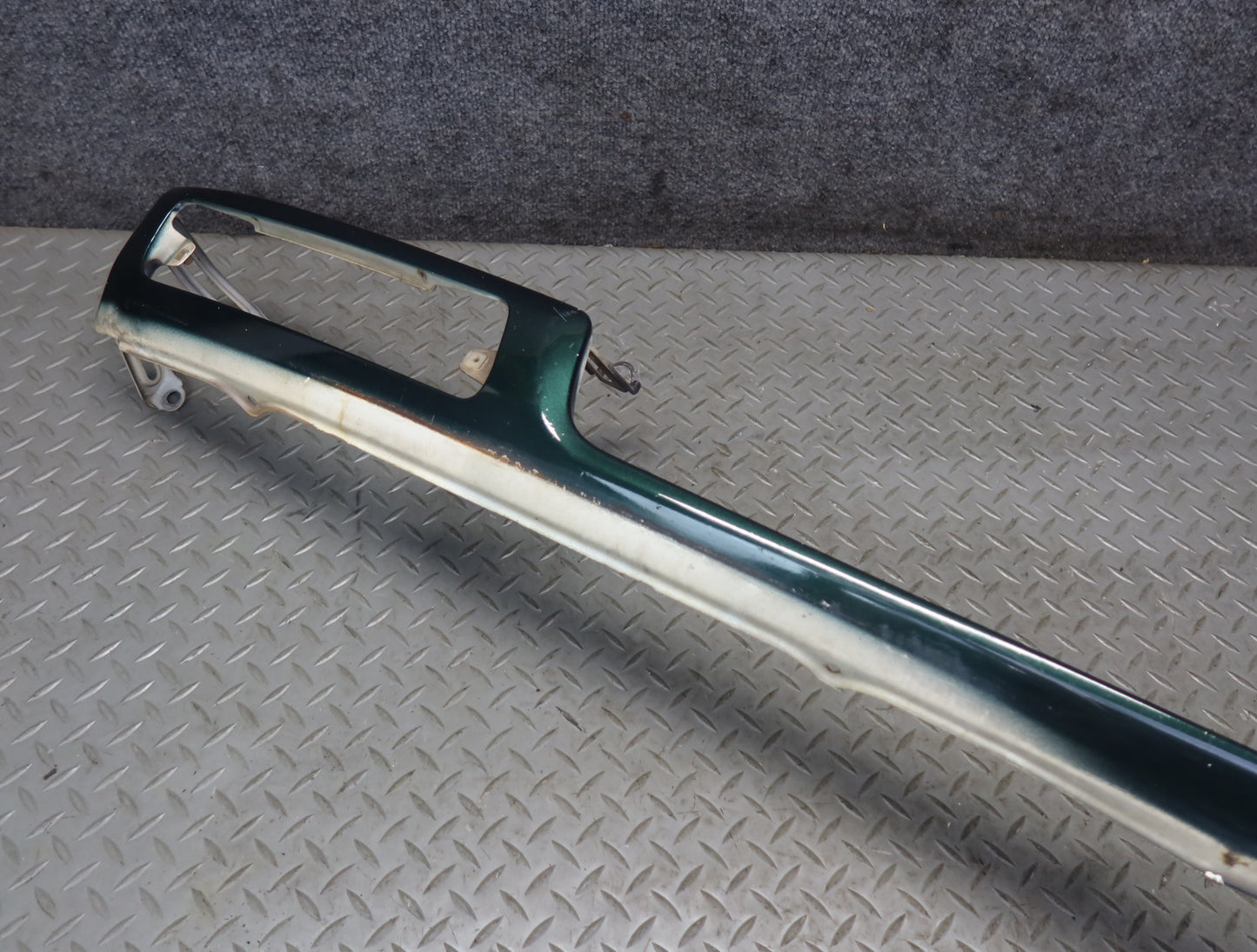 1996-1997 Lexus FZJ80L LX450 Front Bumper Valance Panel Molding Green