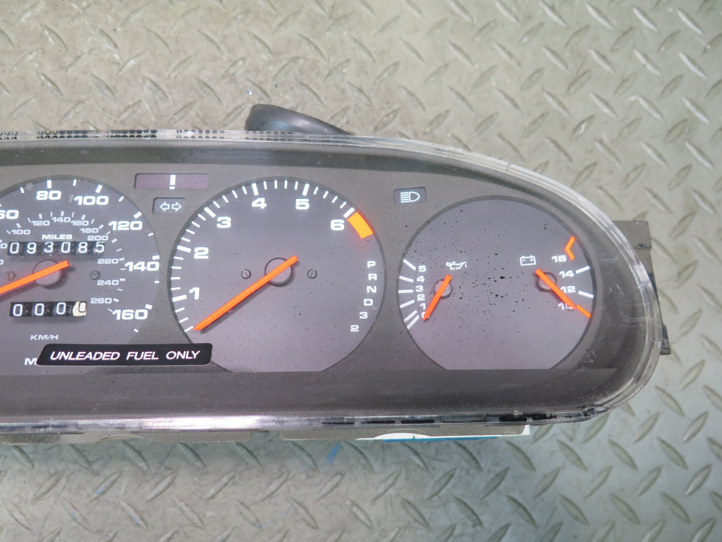 1985-1986 Porsche 928 A/T Instrument Cluster Gauge Speedometer