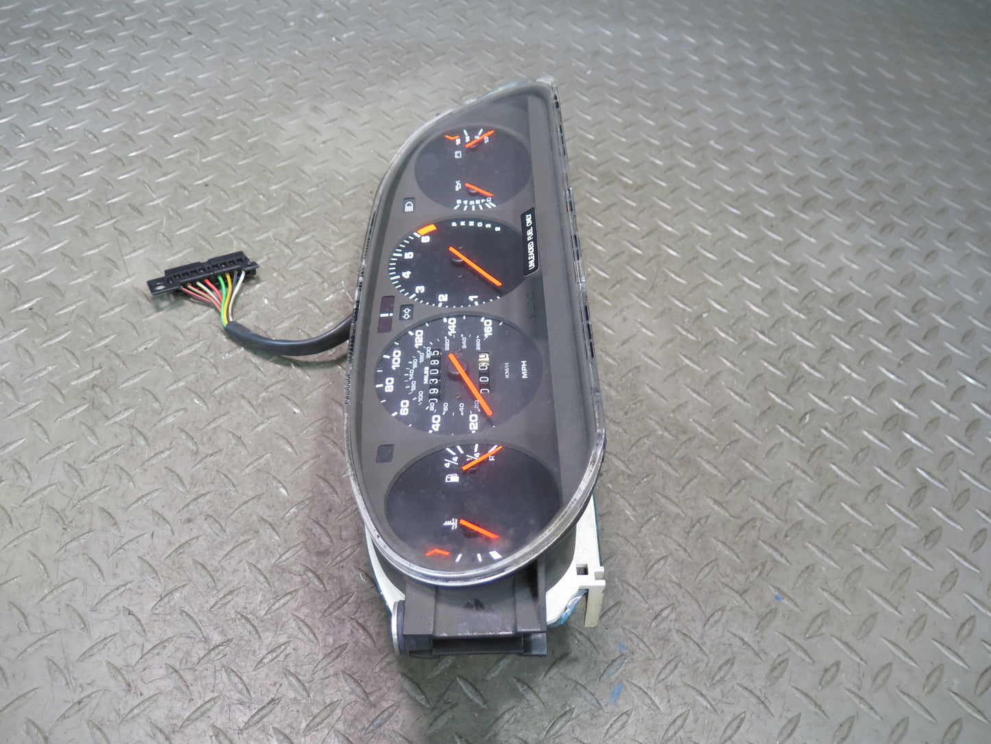 1985-1986 Porsche 928 A/T Instrument Cluster Gauge Speedometer