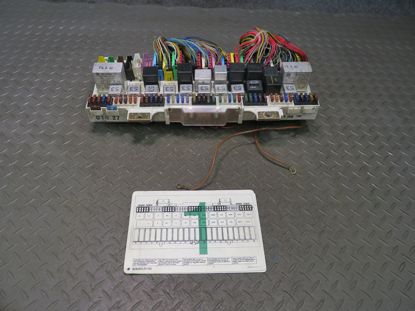 1985 Porsche 928 S Fuse Relay Box Module Unit