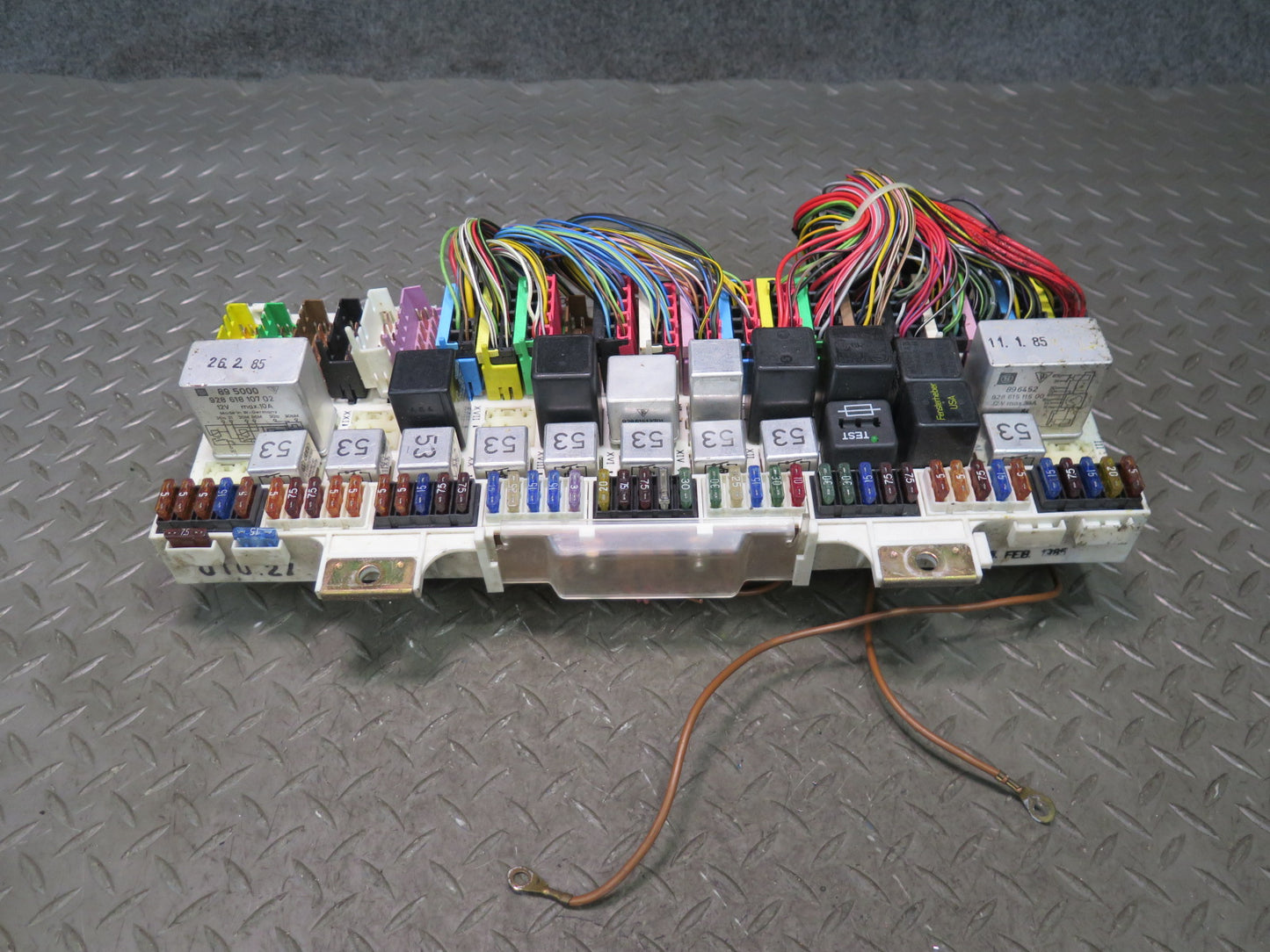1985 Porsche 928 S Fuse Relay Box Module Unit