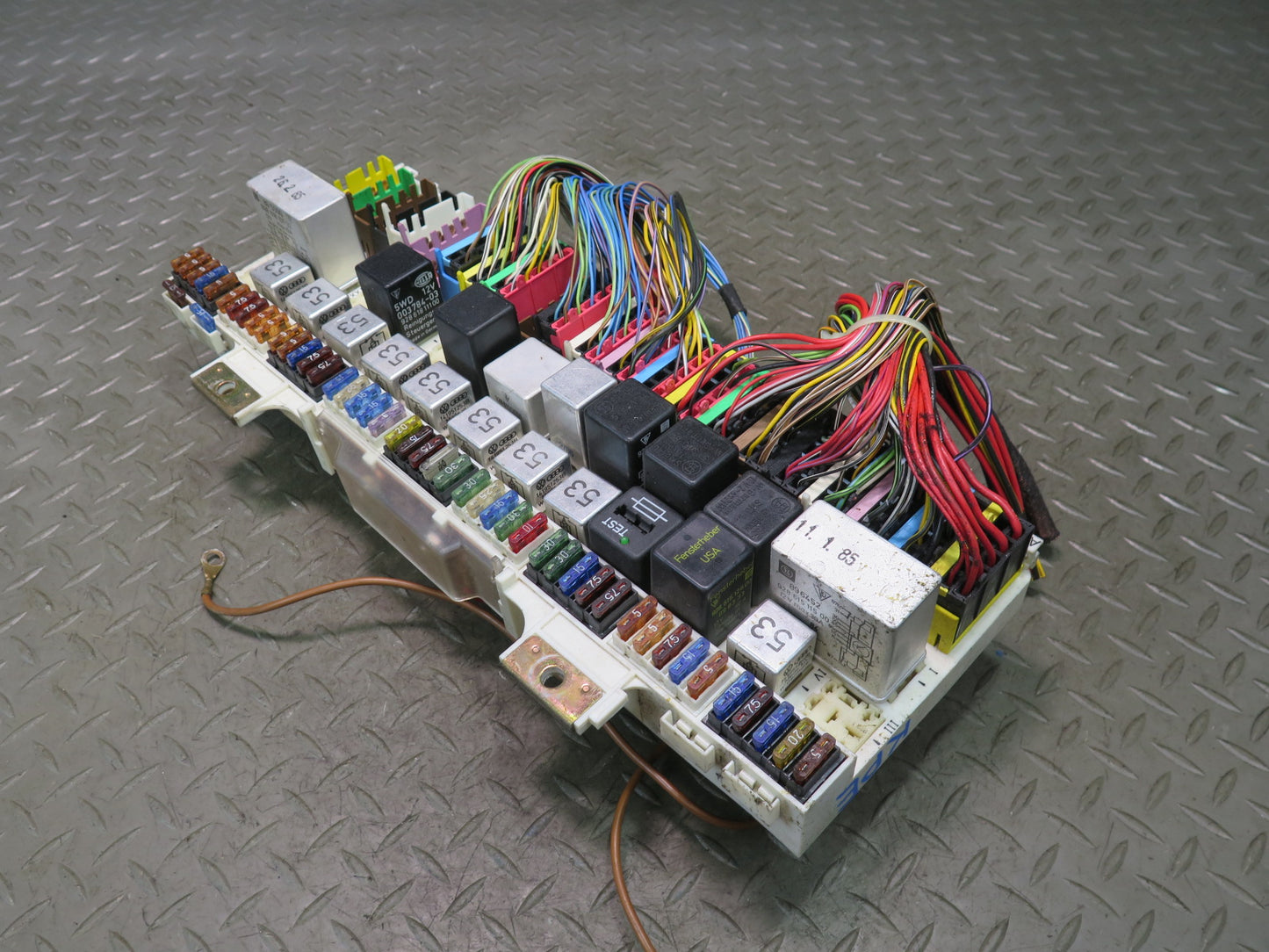 1985 Porsche 928 S Fuse Relay Box Module Unit