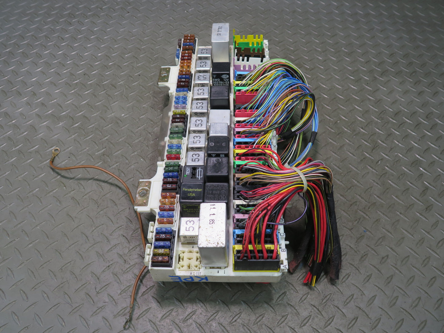 1985 Porsche 928 S Fuse Relay Box Module Unit