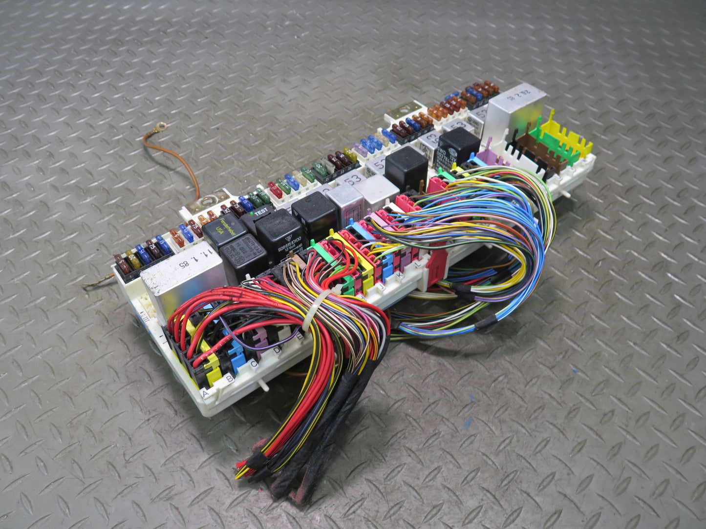 1985 Porsche 928 S Fuse Relay Box Module Unit