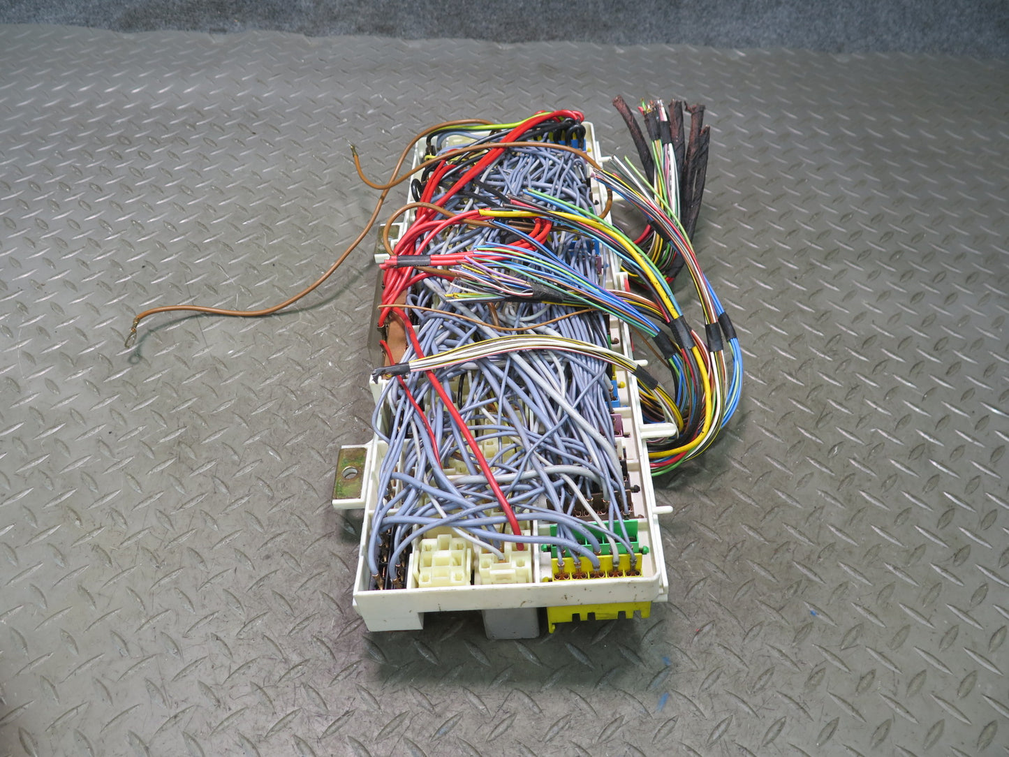 1985 Porsche 928 S Fuse Relay Box Module Unit
