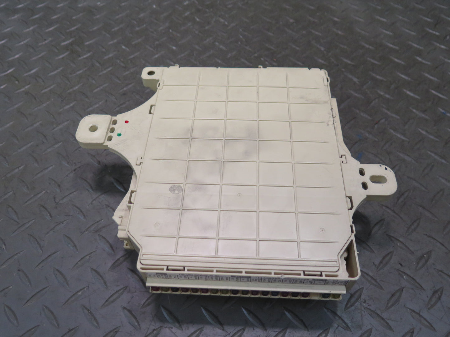 99-01 Toyota Crown JZS175 Dash Front Right Junction Cabin Fuse Box OEM