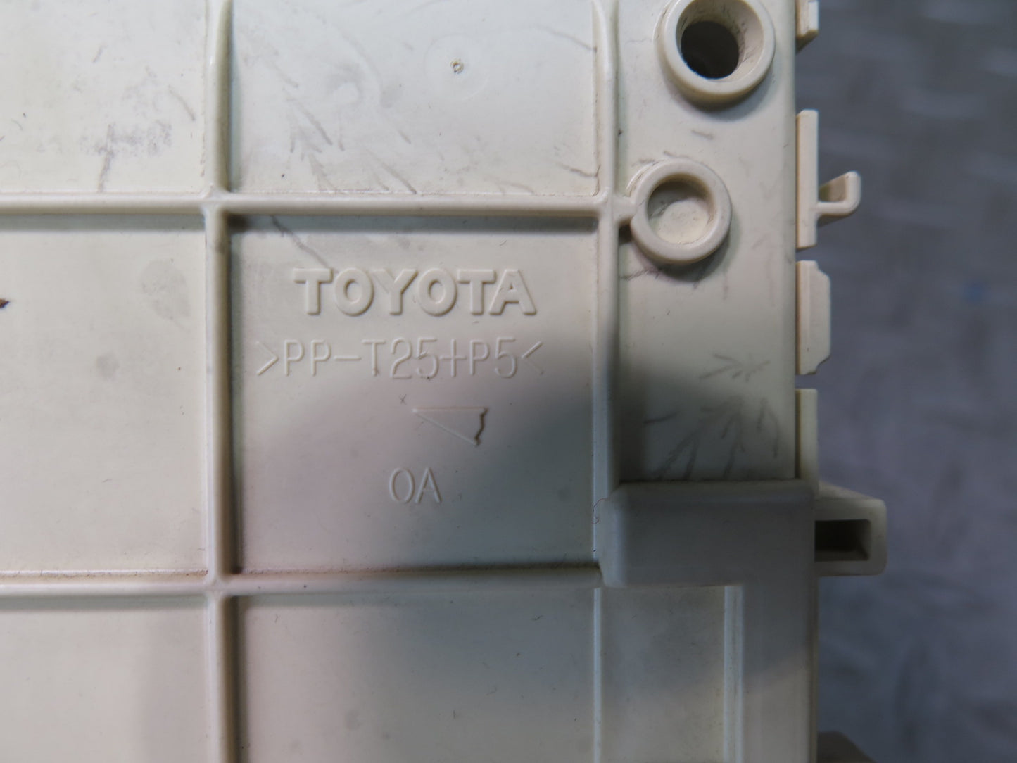 99-01 Toyota Crown JZS175 Dash Front Left Junction Cabin Fuse Box OEM