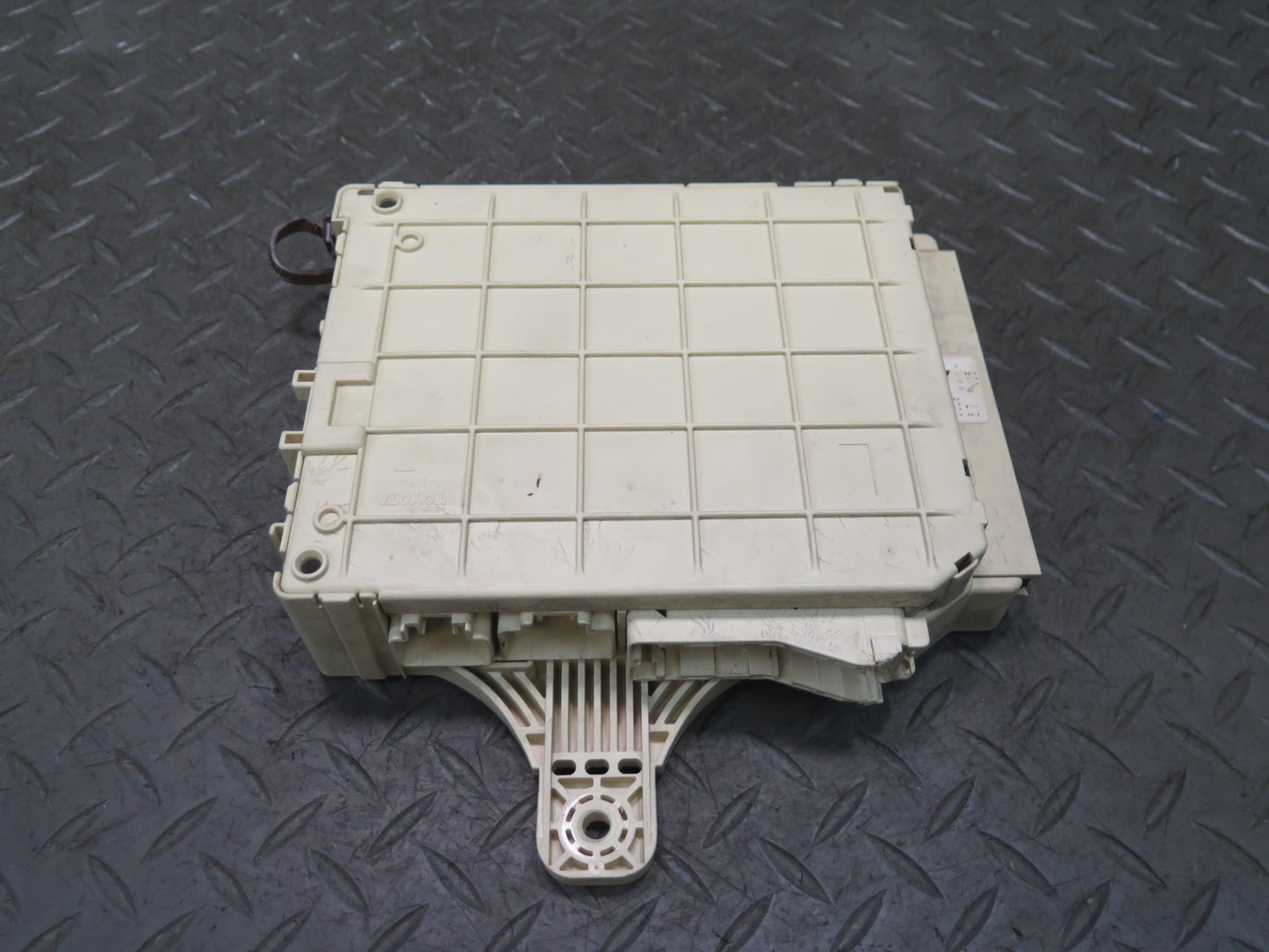 99-01 Toyota Crown JZS175 Dash Front Left Junction Cabin Fuse Box OEM
