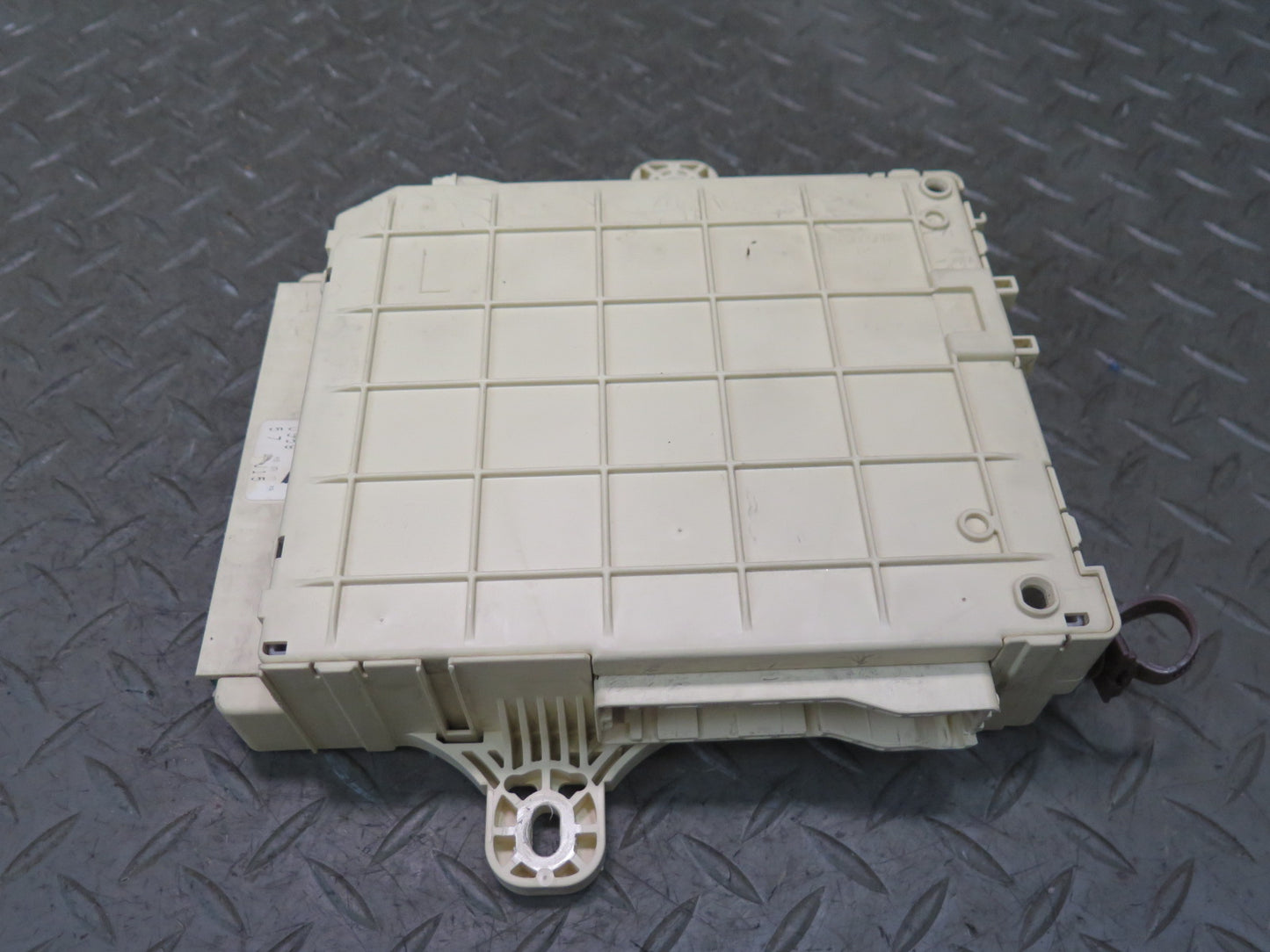 99-01 Toyota Crown JZS175 Dash Front Left Junction Cabin Fuse Box OEM