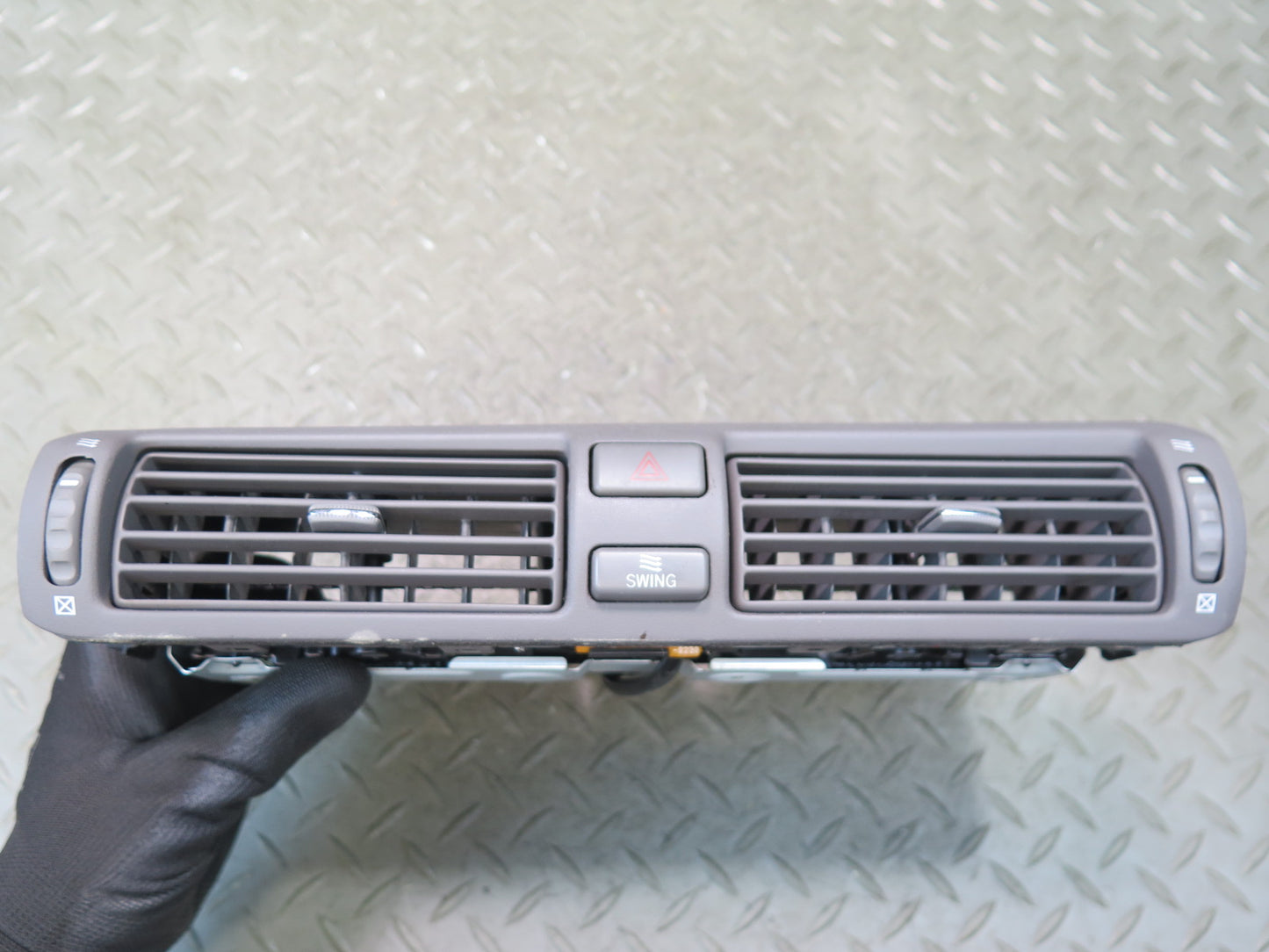 99-01 Toyota Crown JZS175 Dash Center AC Heater Air Vent w Swing Gray OEM