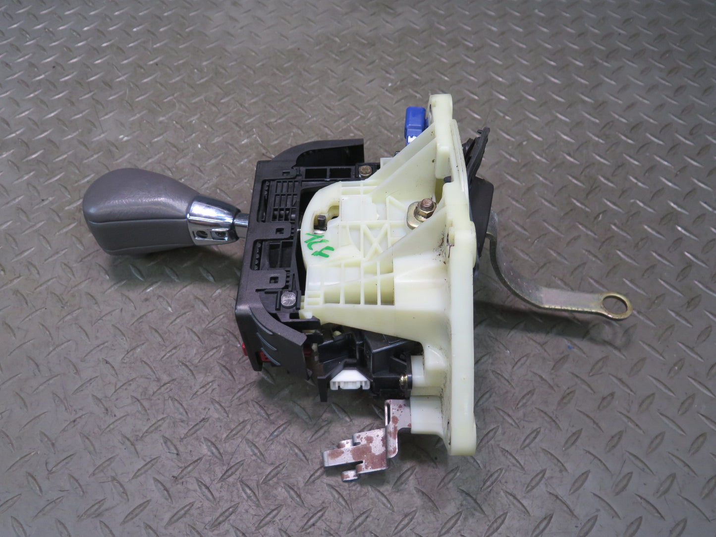 99-01 Toyota Crown JZS175 A/T Automatic Transmission Shifter w Knob Assembly OEM