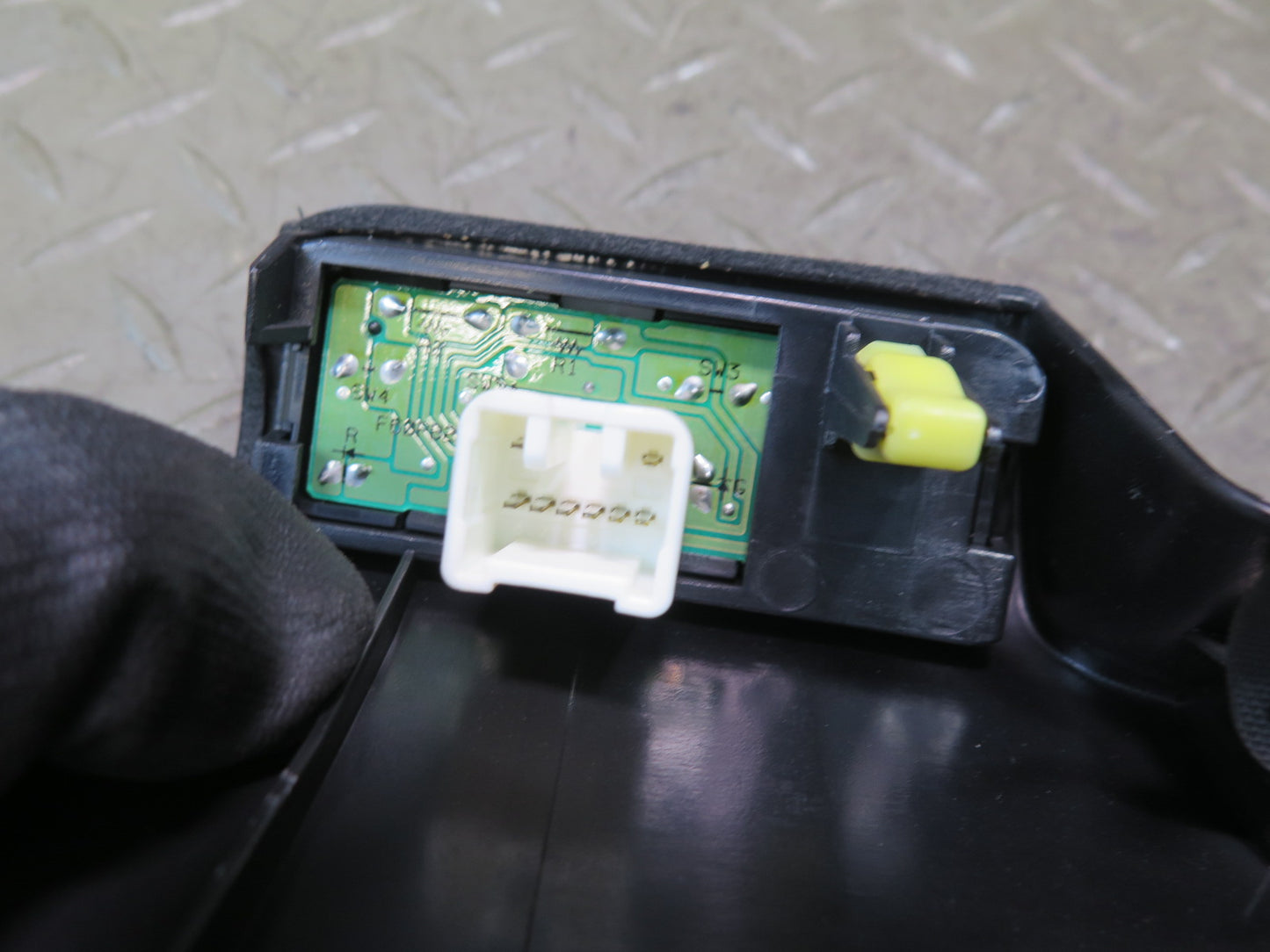 99-01 Toyota Crown JZS175 Dash Odometer Trip Reset Dimmer Switch Trim Panel OEM