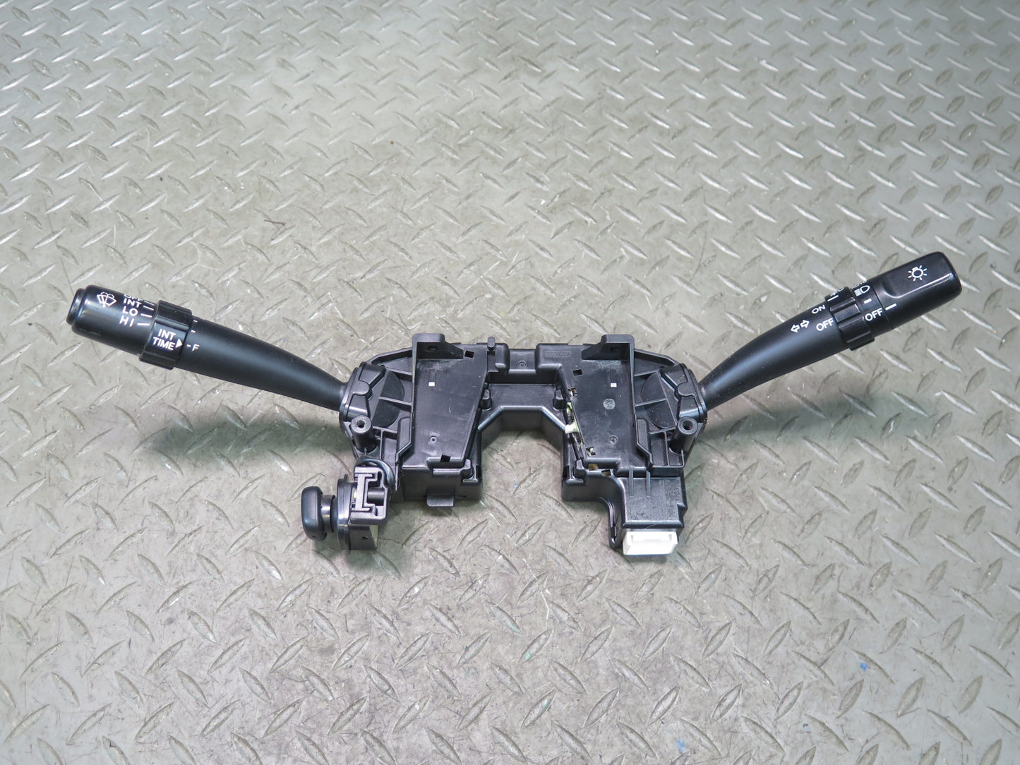 00-01 Toyota Crown JZS175 RHD Steering Column Turn Signal Wiper Switch OEM