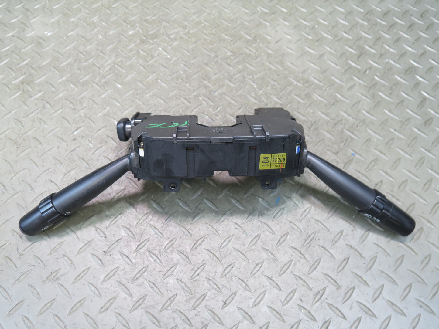 00-01 Toyota Crown JZS175 RHD Steering Column Turn Signal Wiper Switch OEM