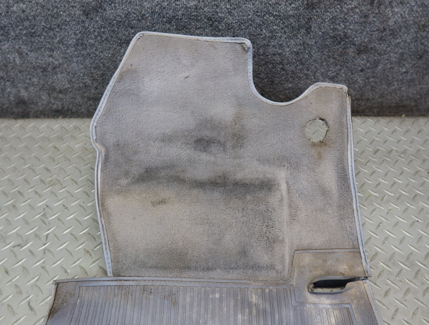 86-89 Mercedes R107 Sl-class Set of 2 Front Left & Right Carpet Floor MAT OEM