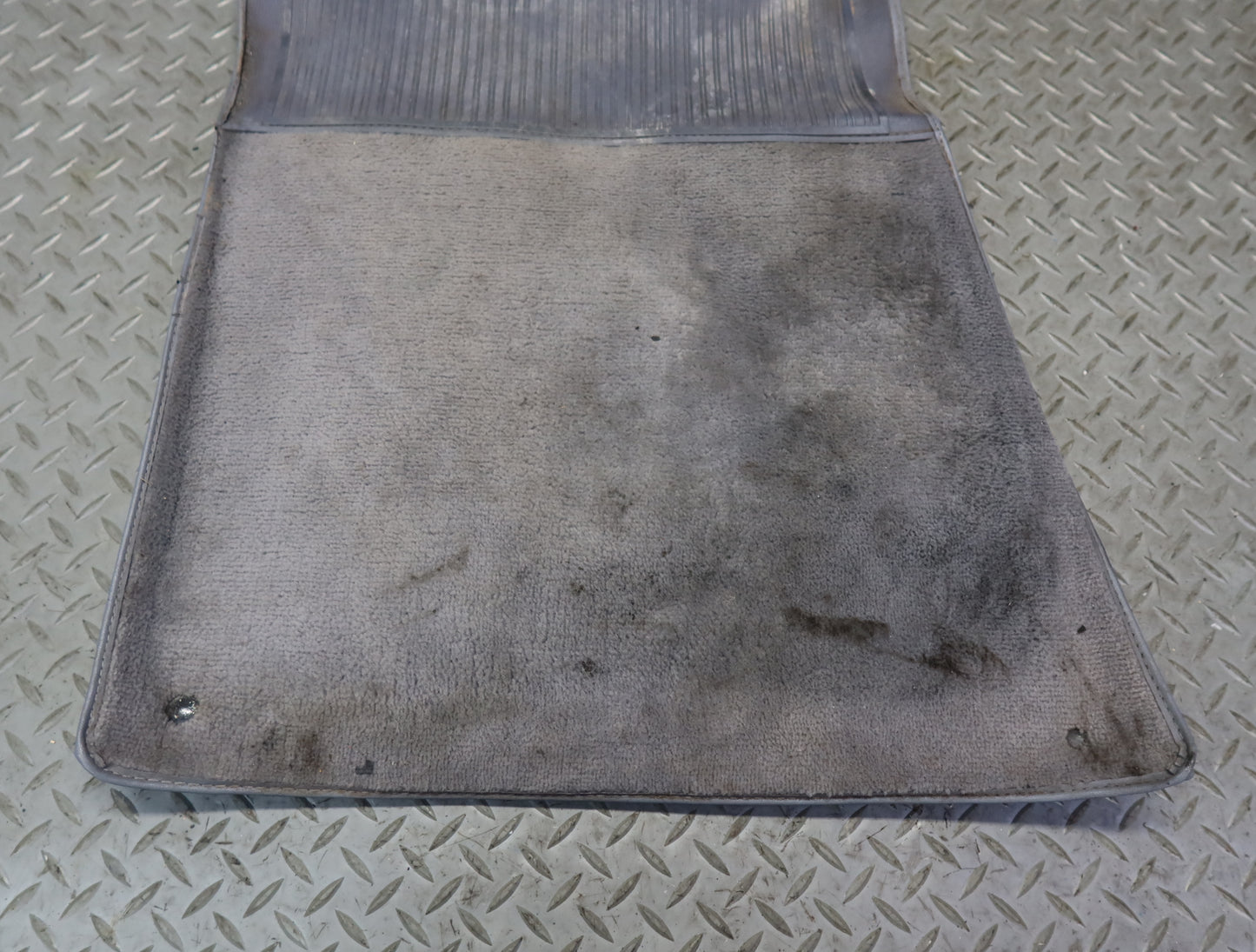 86-89 Mercedes R107 Sl-class Set of 2 Front Left & Right Carpet Floor MAT OEM