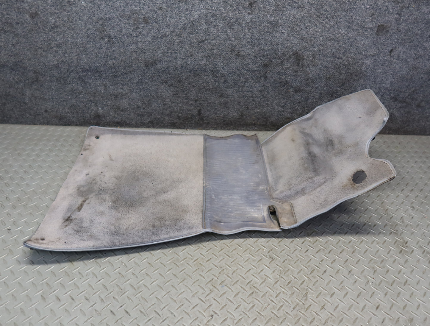 86-89 Mercedes R107 Sl-class Set of 2 Front Left & Right Carpet Floor MAT OEM