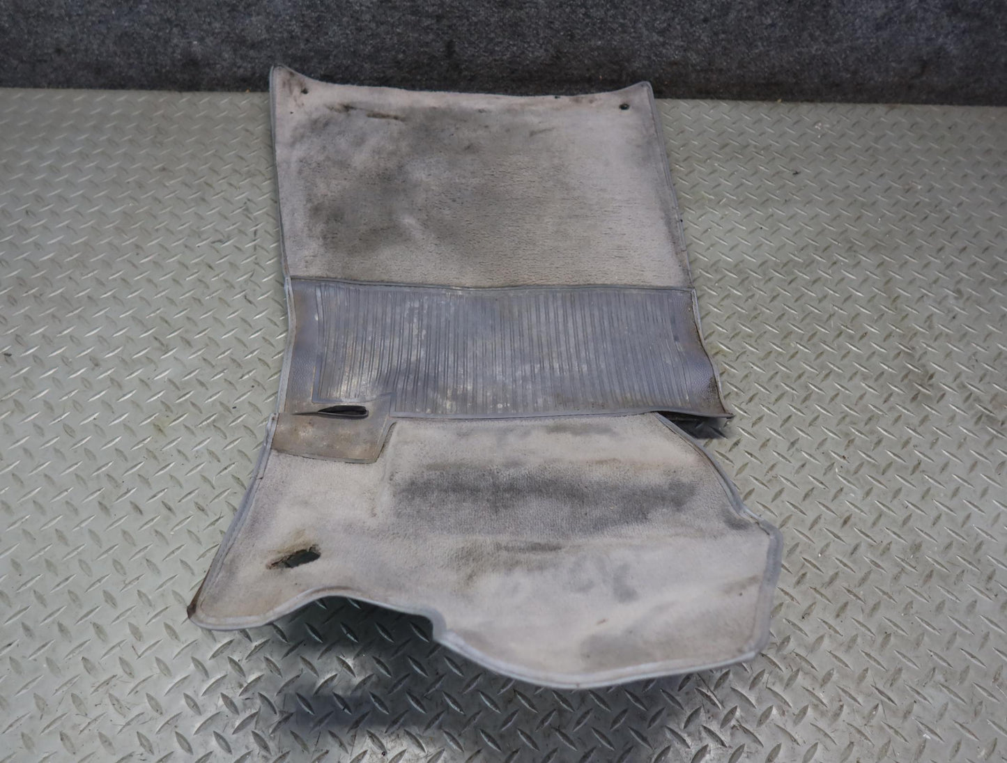 86-89 Mercedes R107 Sl-class Set of 2 Front Left & Right Carpet Floor MAT OEM