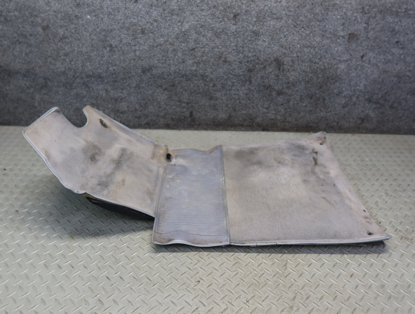 86-89 Mercedes R107 Sl-class Set of 2 Front Left & Right Carpet Floor MAT OEM