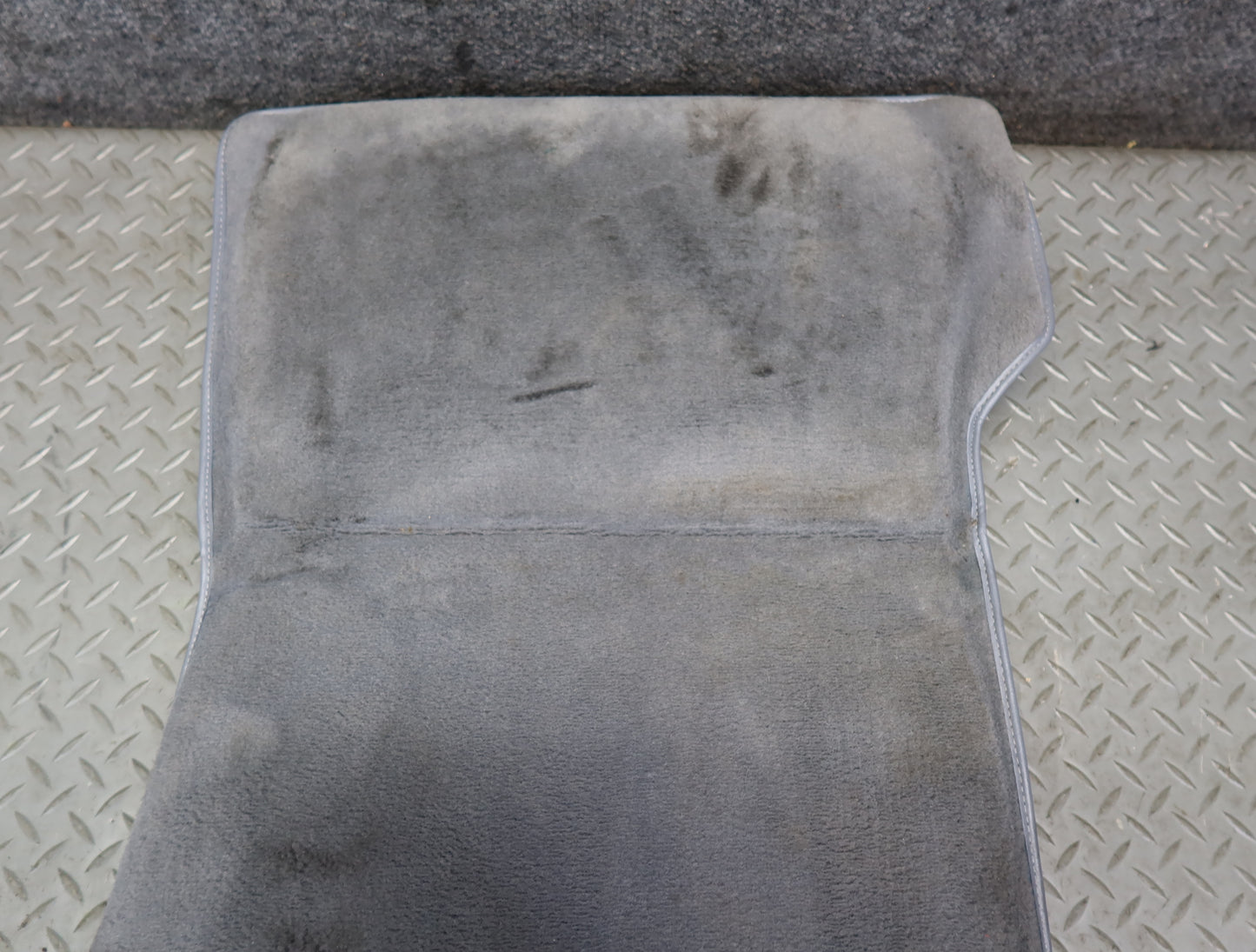 86-89 Mercedes R107 Sl-class Set of 2 Front Left & Right Carpet Floor MAT OEM