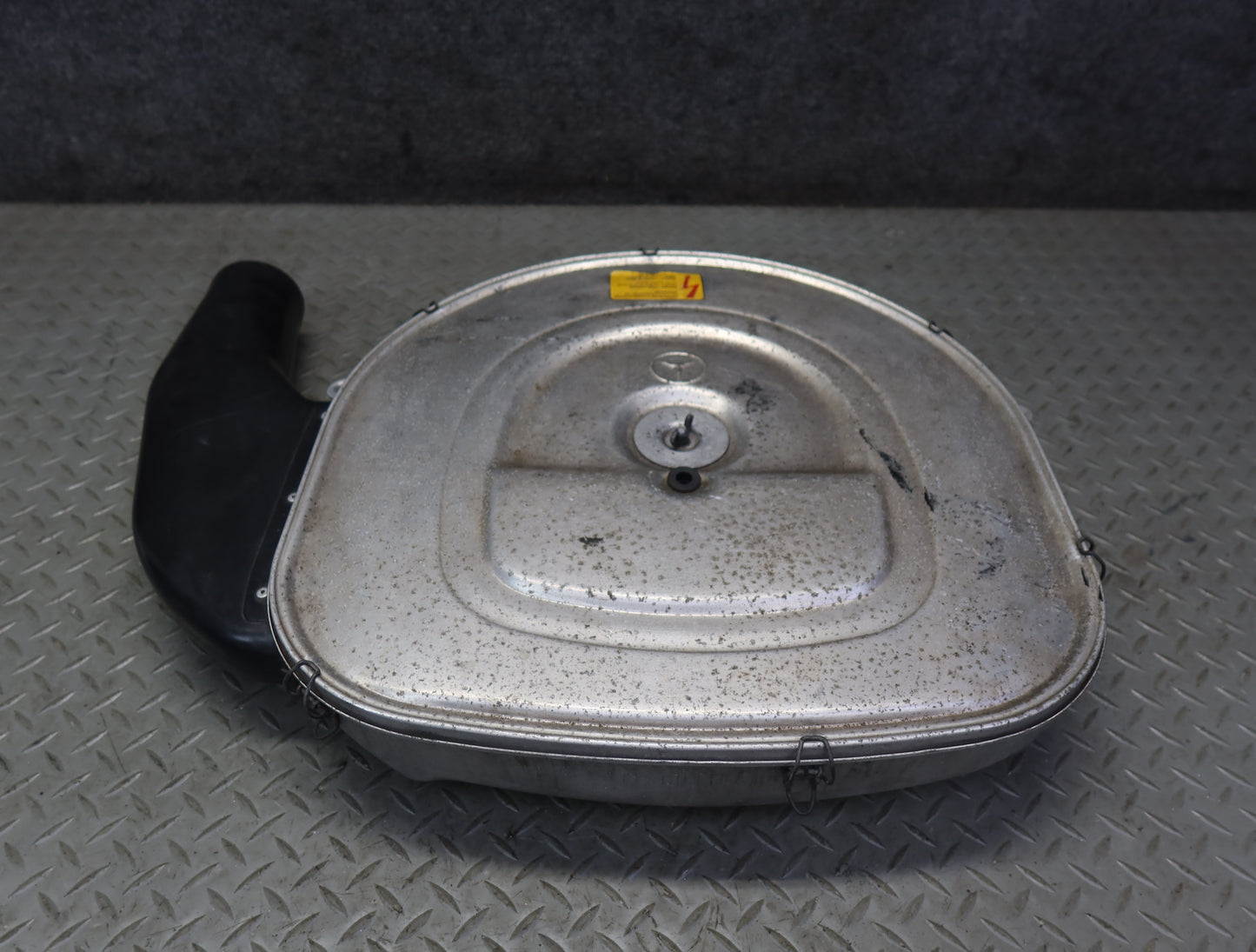 86-89 Mercedes R107 380SL Engine Air Intake Cleaner Filter Box Housing OEM