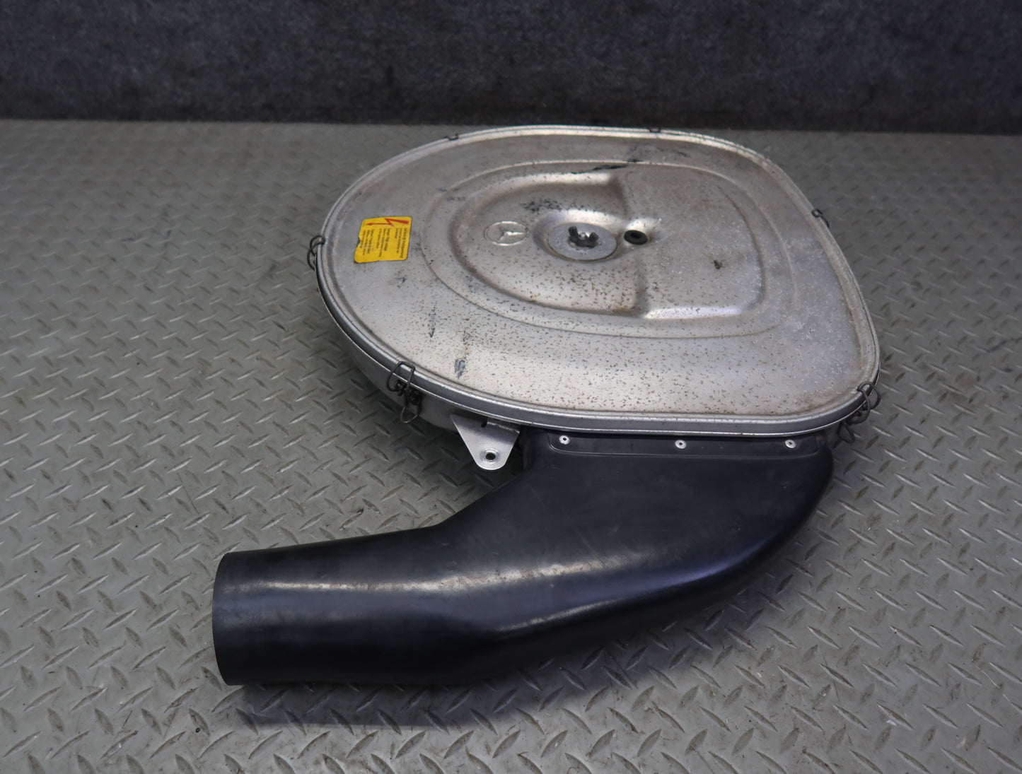 86-89 Mercedes R107 380SL Engine Air Intake Cleaner Filter Box Housing OEM