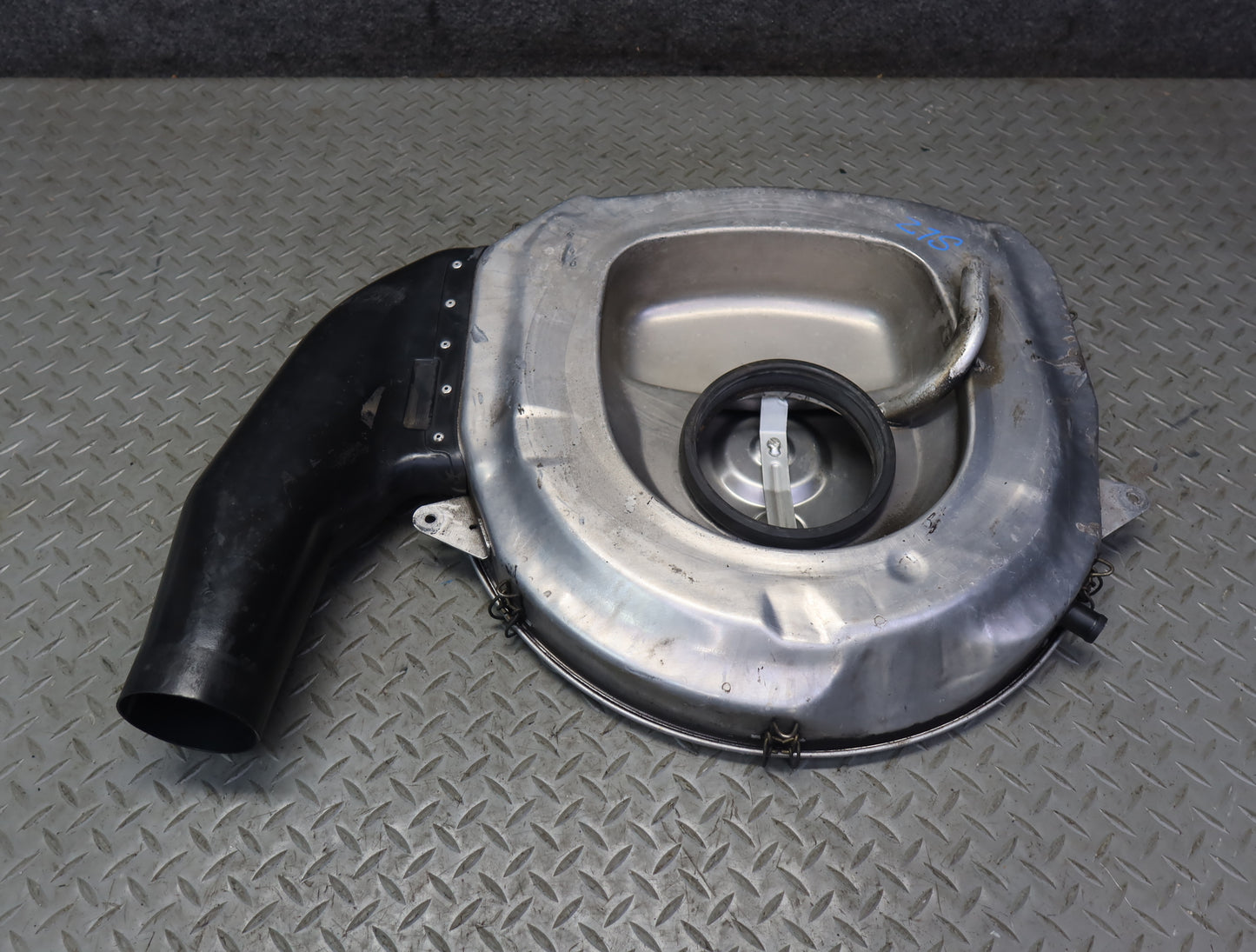86-89 Mercedes R107 380SL Engine Air Intake Cleaner Filter Box Housing OEM