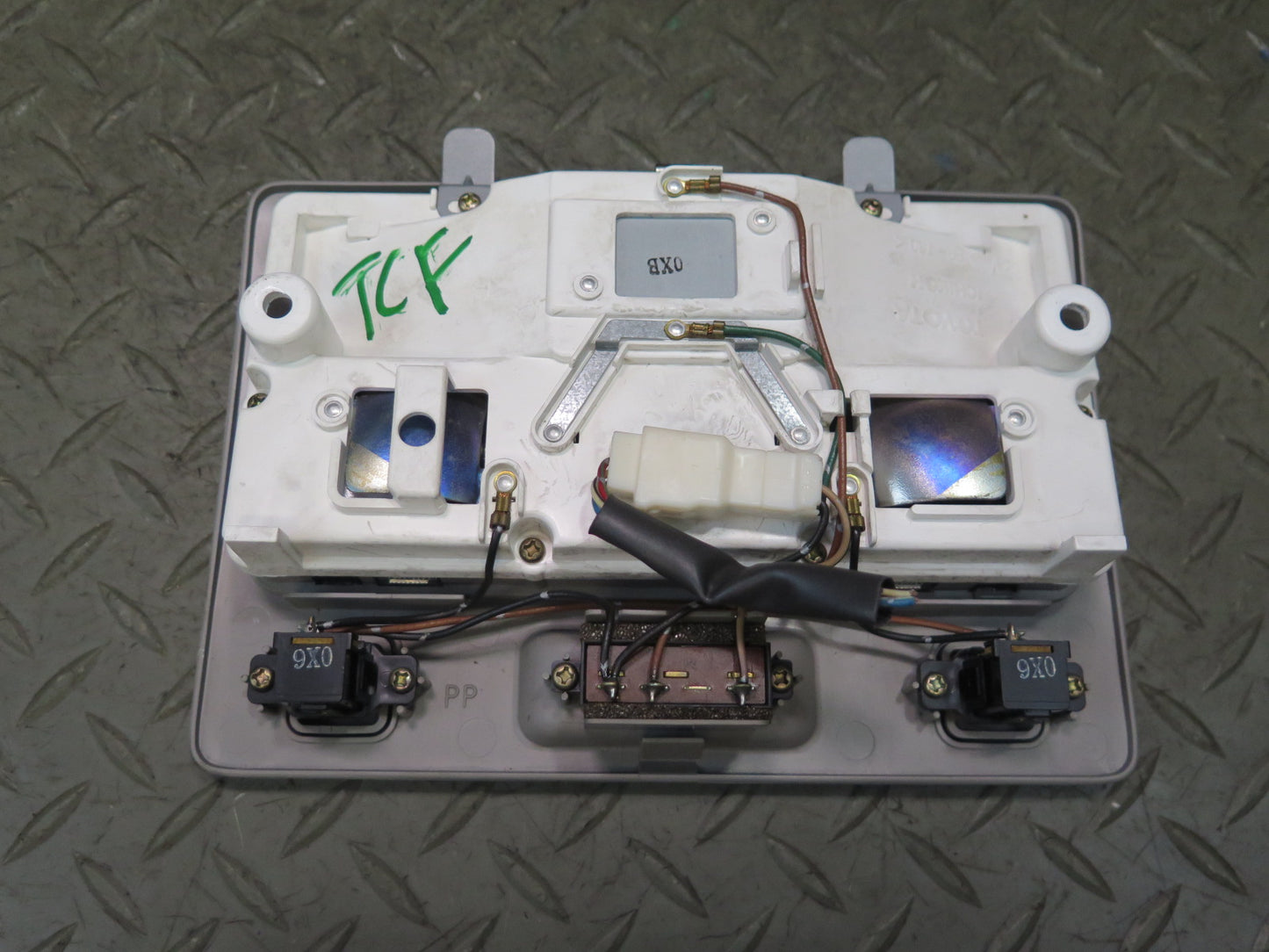 99-01 Toyota Crown JZS175 Front Overhead Dome Light Lamp Gray OEM