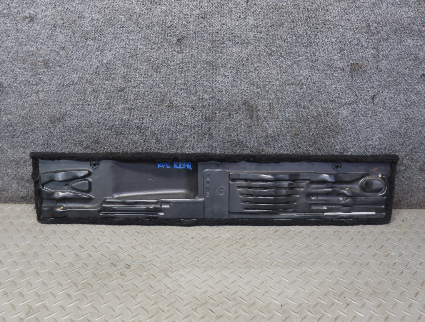 1984-1986 Porsche 928 S Rear Trunk Hatch Tool KIT Panel Cover Holder