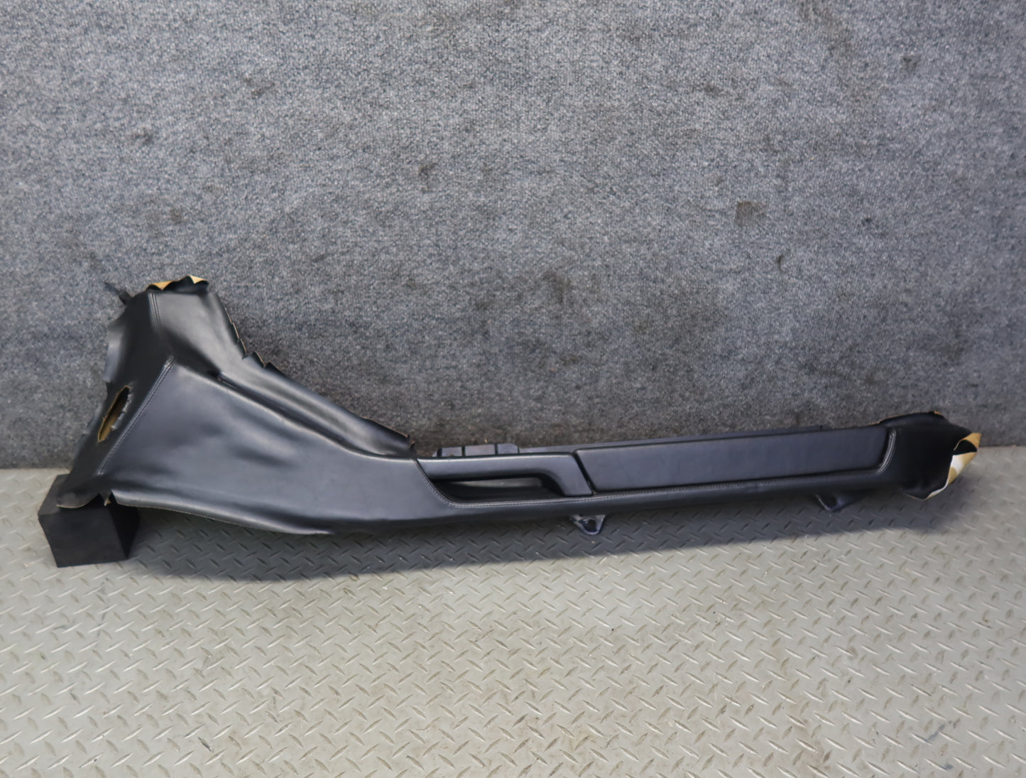 1984-1986 Porsche 928 S Front Right Pass Side Door Arm Rest Handle Panel