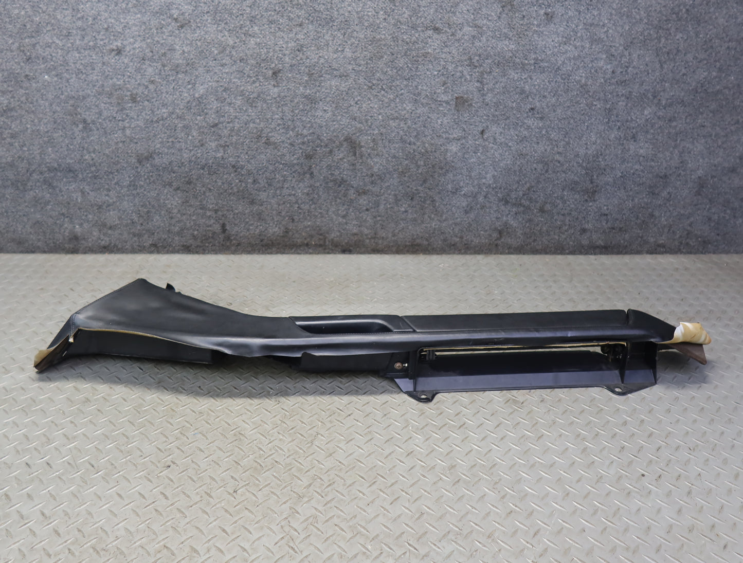 1984-1986 Porsche 928 S Front Right Pass Side Door Arm Rest Handle Panel