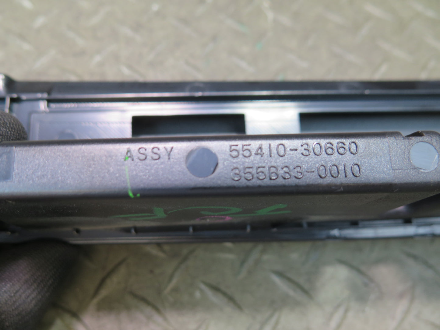 99-01 Toyota Crown JZS175 Dash Panel DVD Navi Unit Lid Wood 55410-30660 OEM