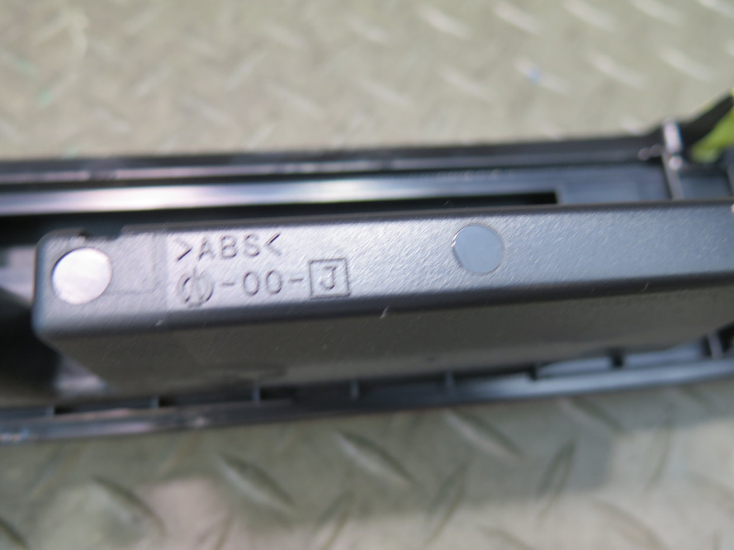 99-01 Toyota Crown JZS175 Dash Panel DVD Navi Unit Lid Wood 55410-30660 OEM