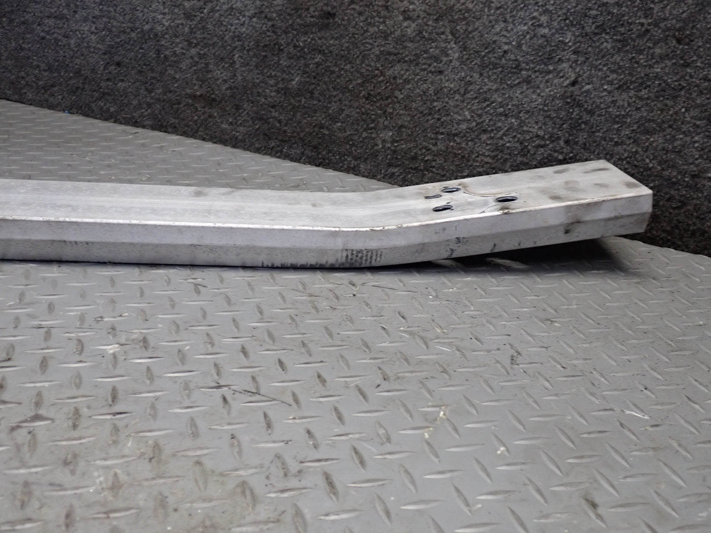 99-01 Toyota Crown JZS175 Front Bumper Impact Reinforcement Bar OEM