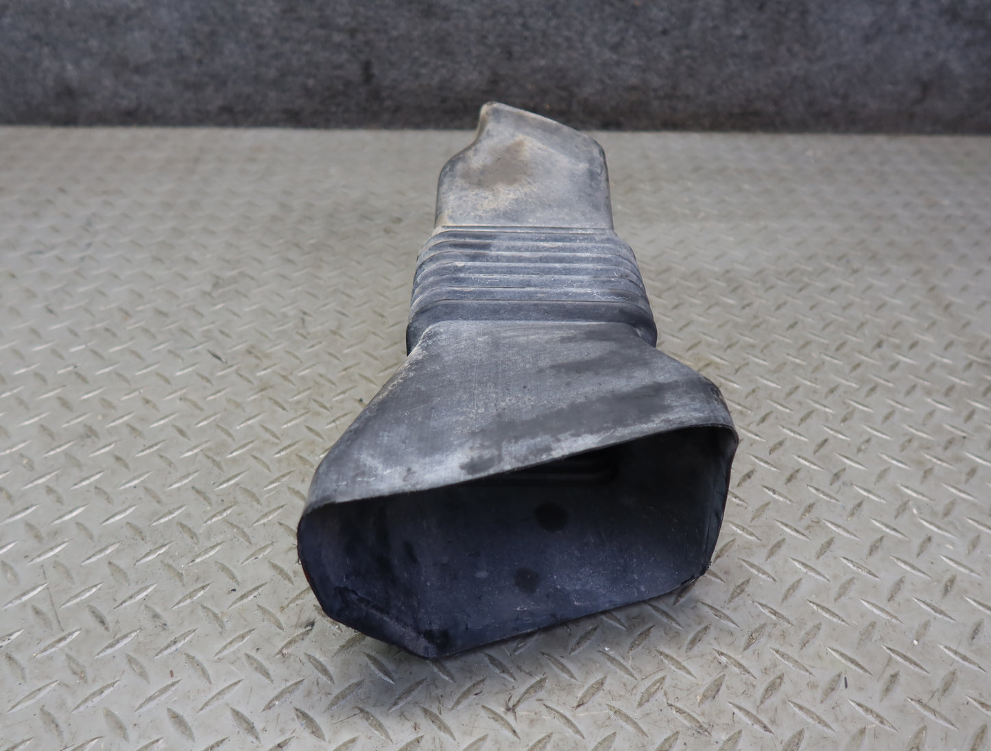1983-1986 Porsche 928 S Left & Right Side Brake Cooling Air Duct Set