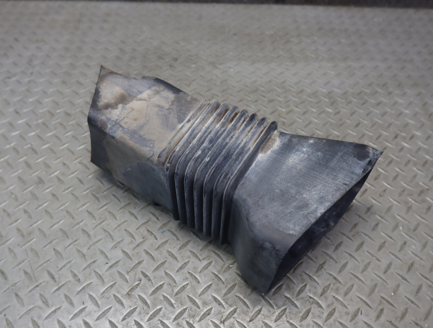 1983-1986 Porsche 928 S Left & Right Side Brake Cooling Air Duct Set
