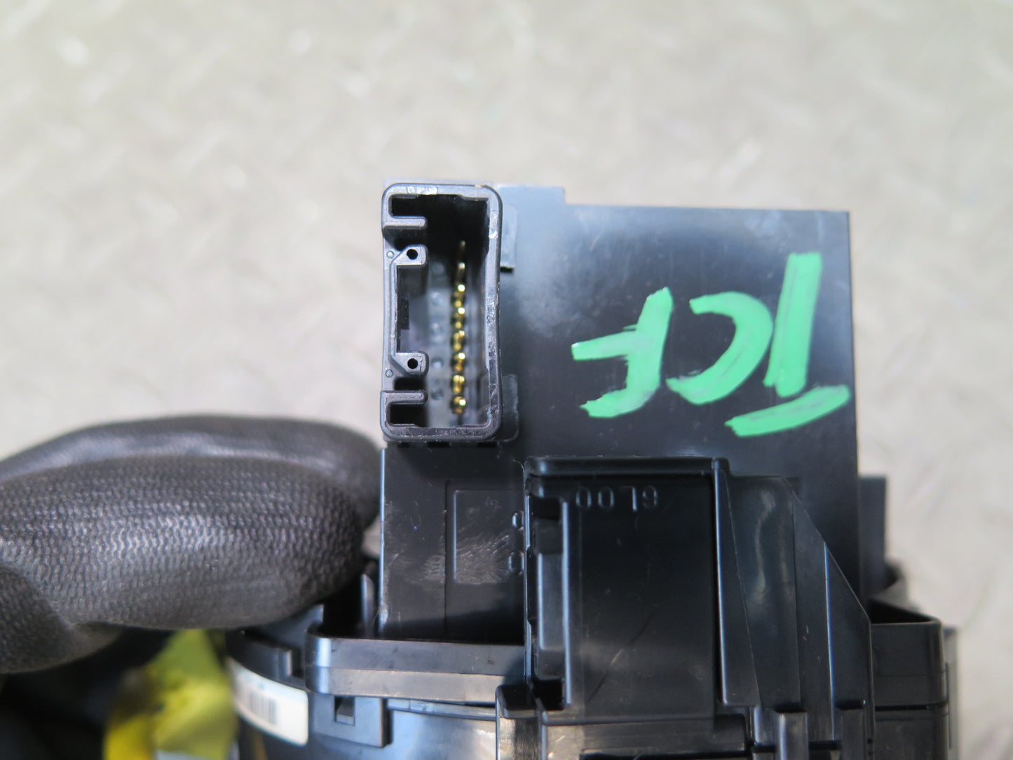 99-01 TOYOTA CROWN JZS175 STEERING COLUMN CLOCK SPRING OEM