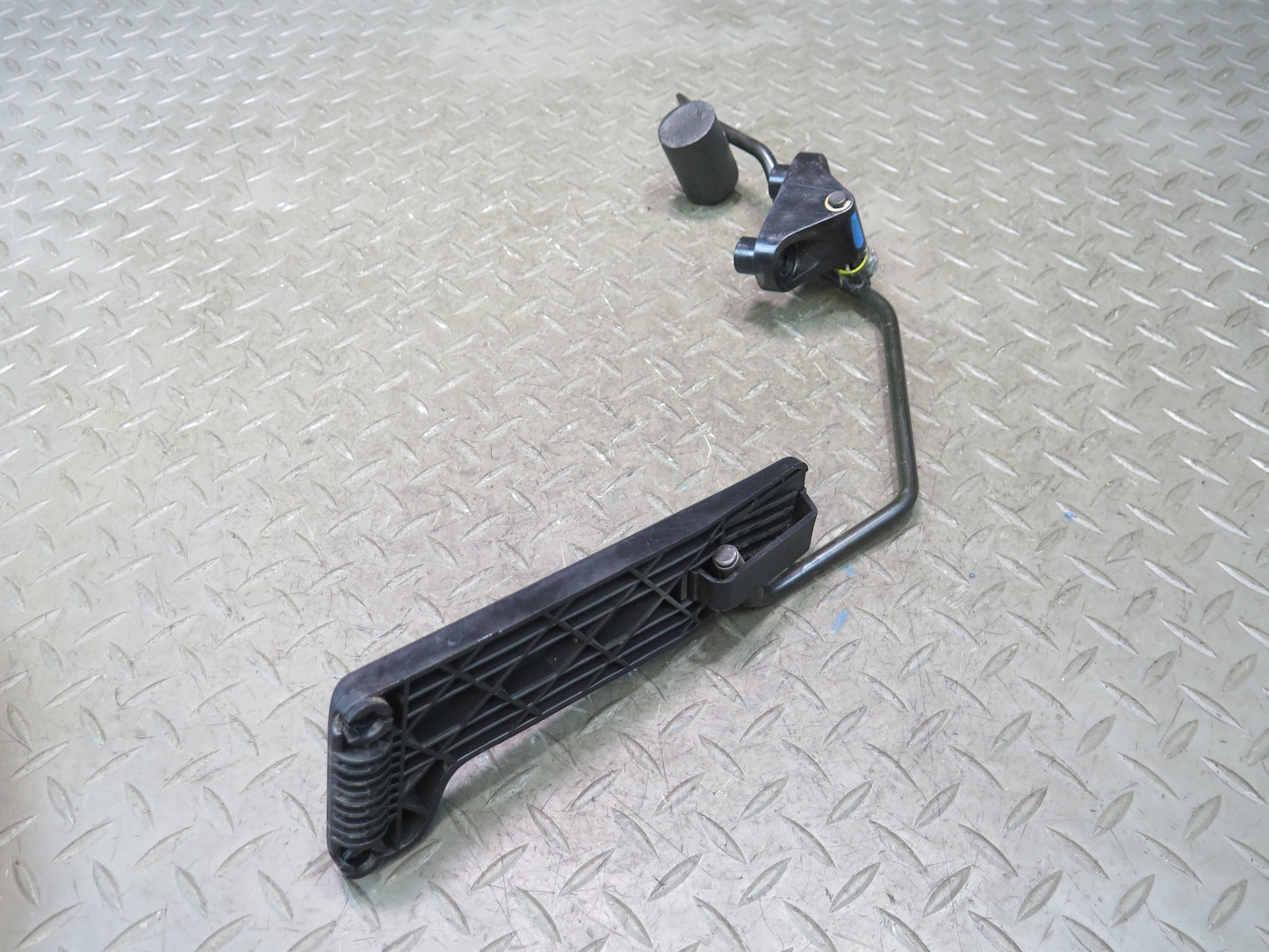 99-01 Toyota Crown JZS175 Gas Acceleration Pedal OEM