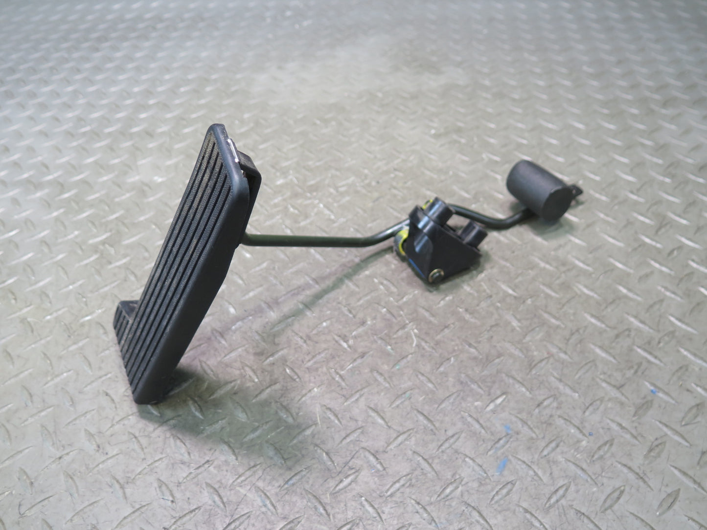 99-01 Toyota Crown JZS175 Gas Acceleration Pedal OEM