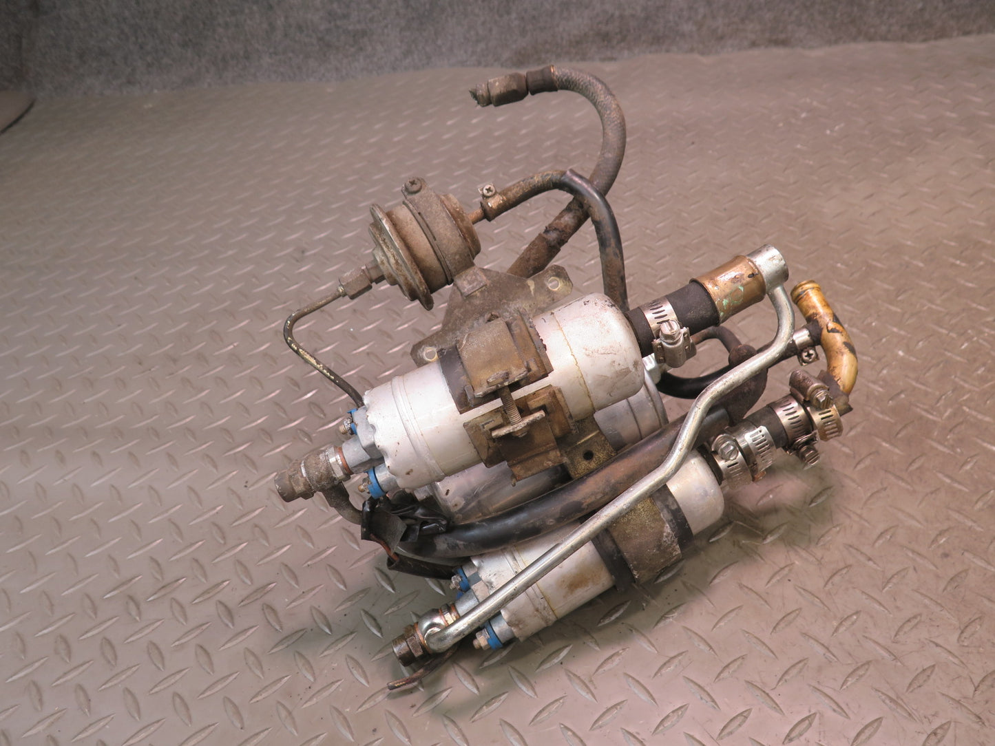 86-89 Mercedes R107 560SL Fuel Filter & Pump Assembly w Bracket OEM