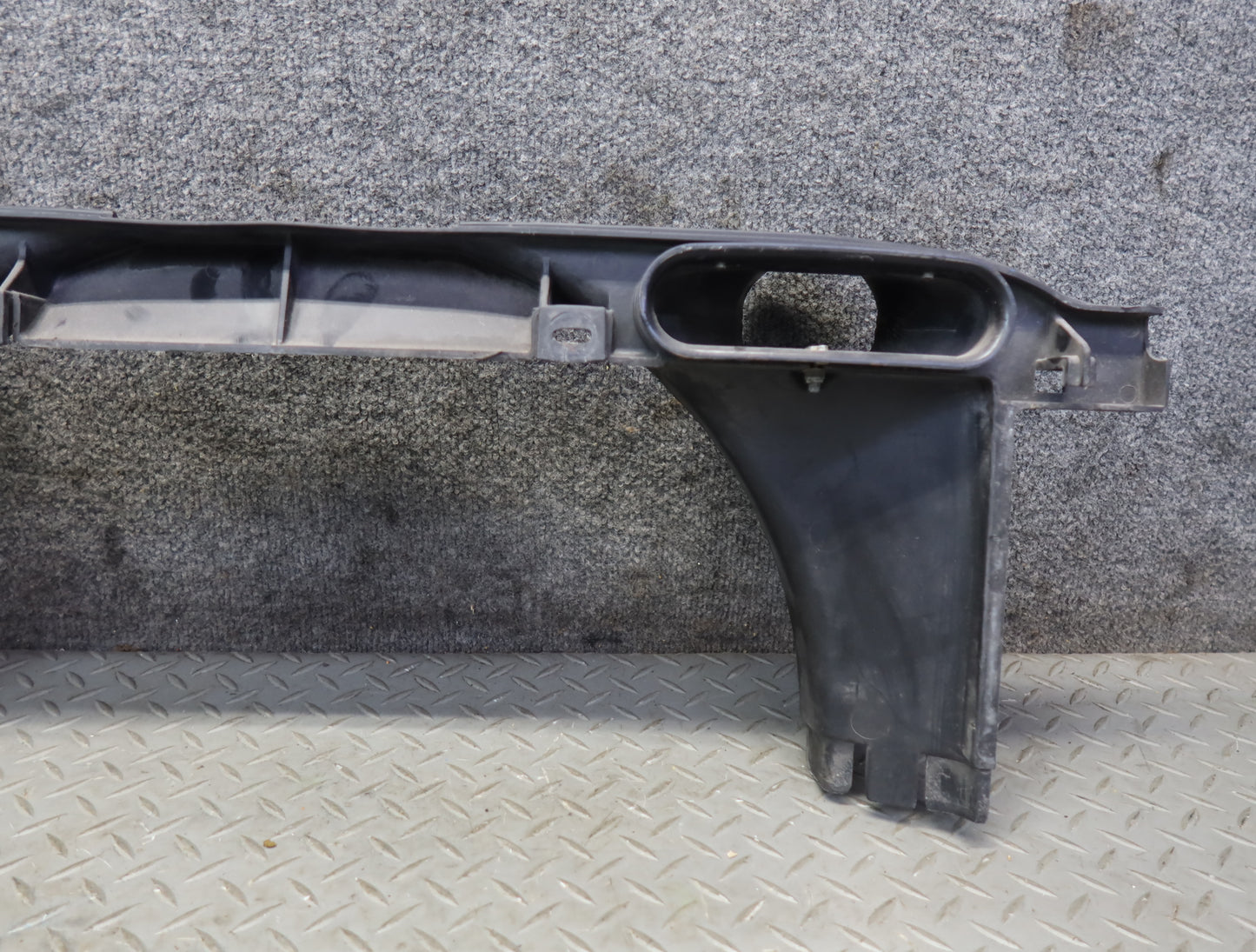 1984-1986 Porsche 928 S Engine Motor Radiator Cooling Fan Shroud