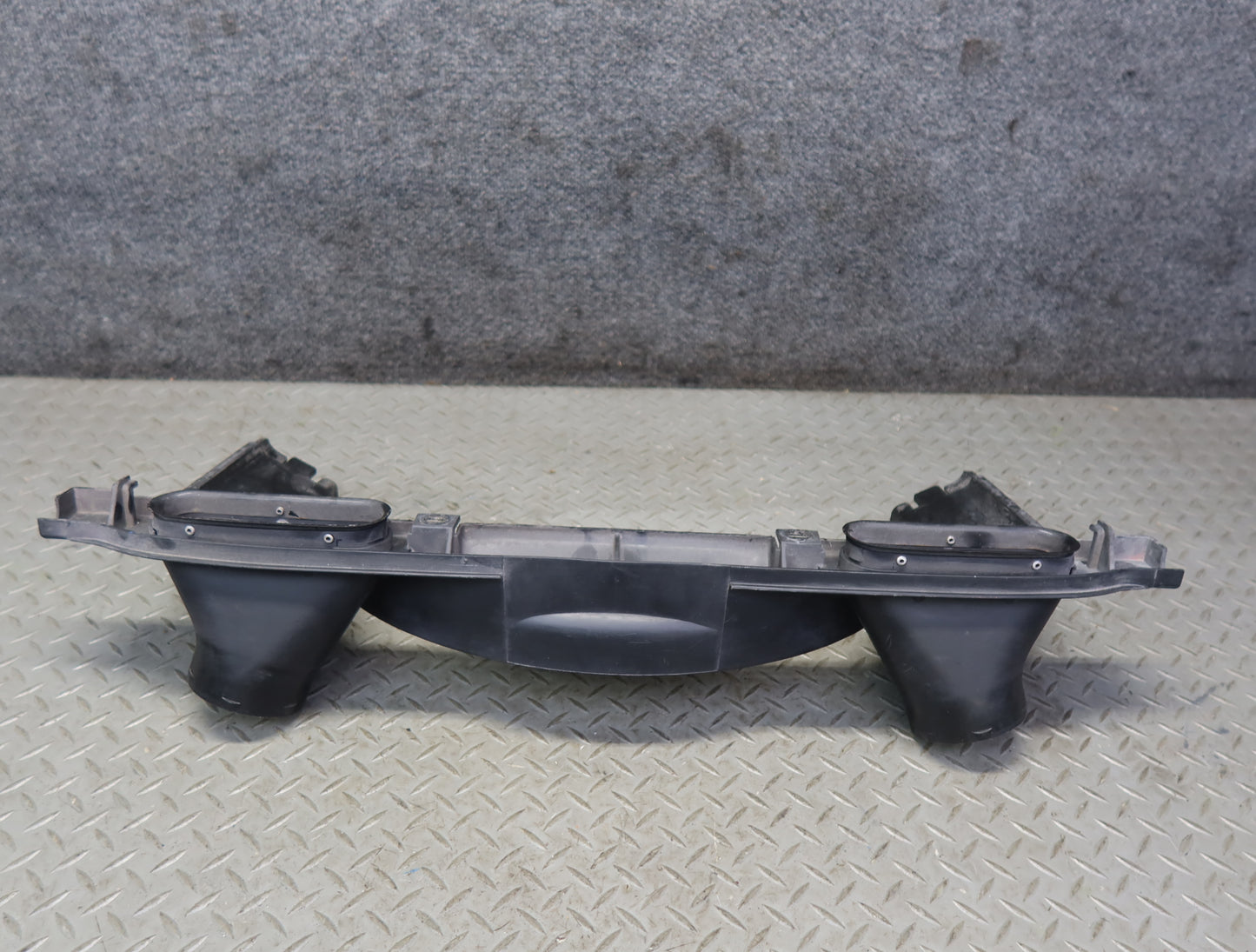 1984-1986 Porsche 928 S Engine Motor Radiator Cooling Fan Shroud