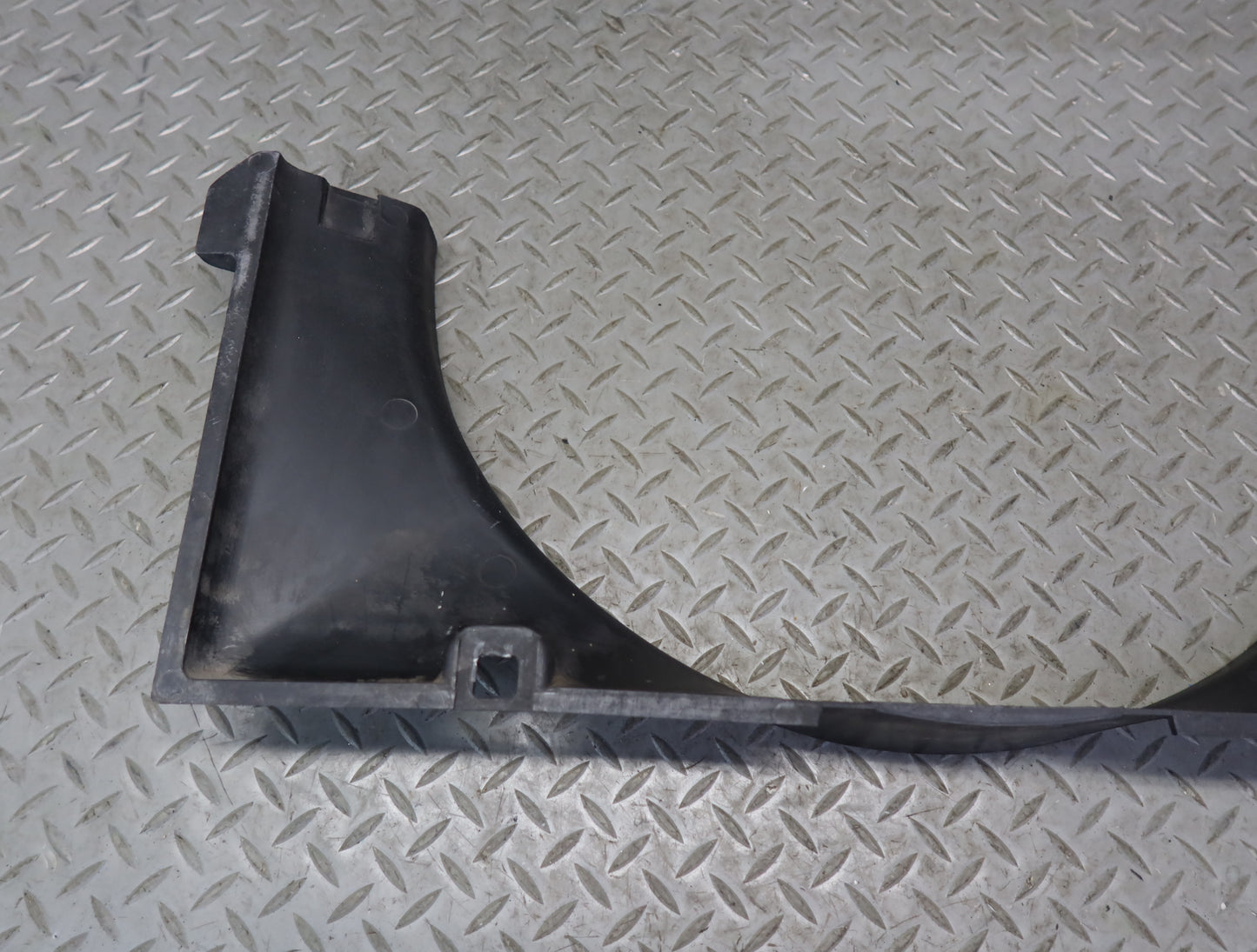 1984-1986 Porsche 928 S Engine Motor Radiator Cooling Fan Shroud