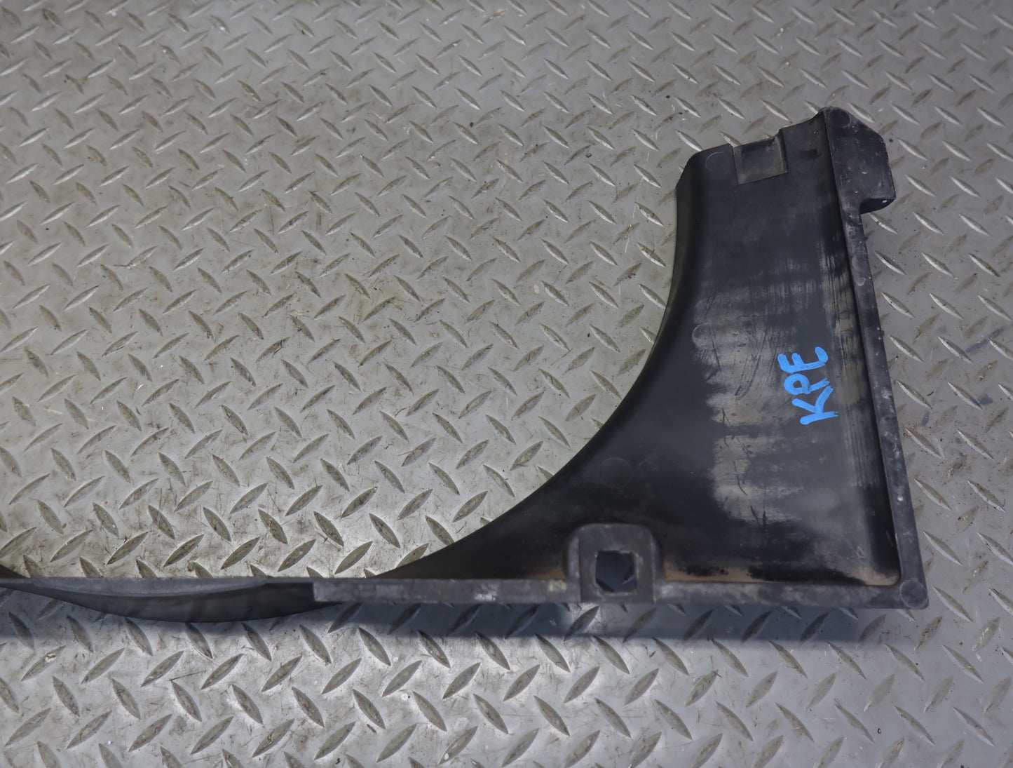 1984-1986 Porsche 928 S Engine Motor Radiator Cooling Fan Shroud
