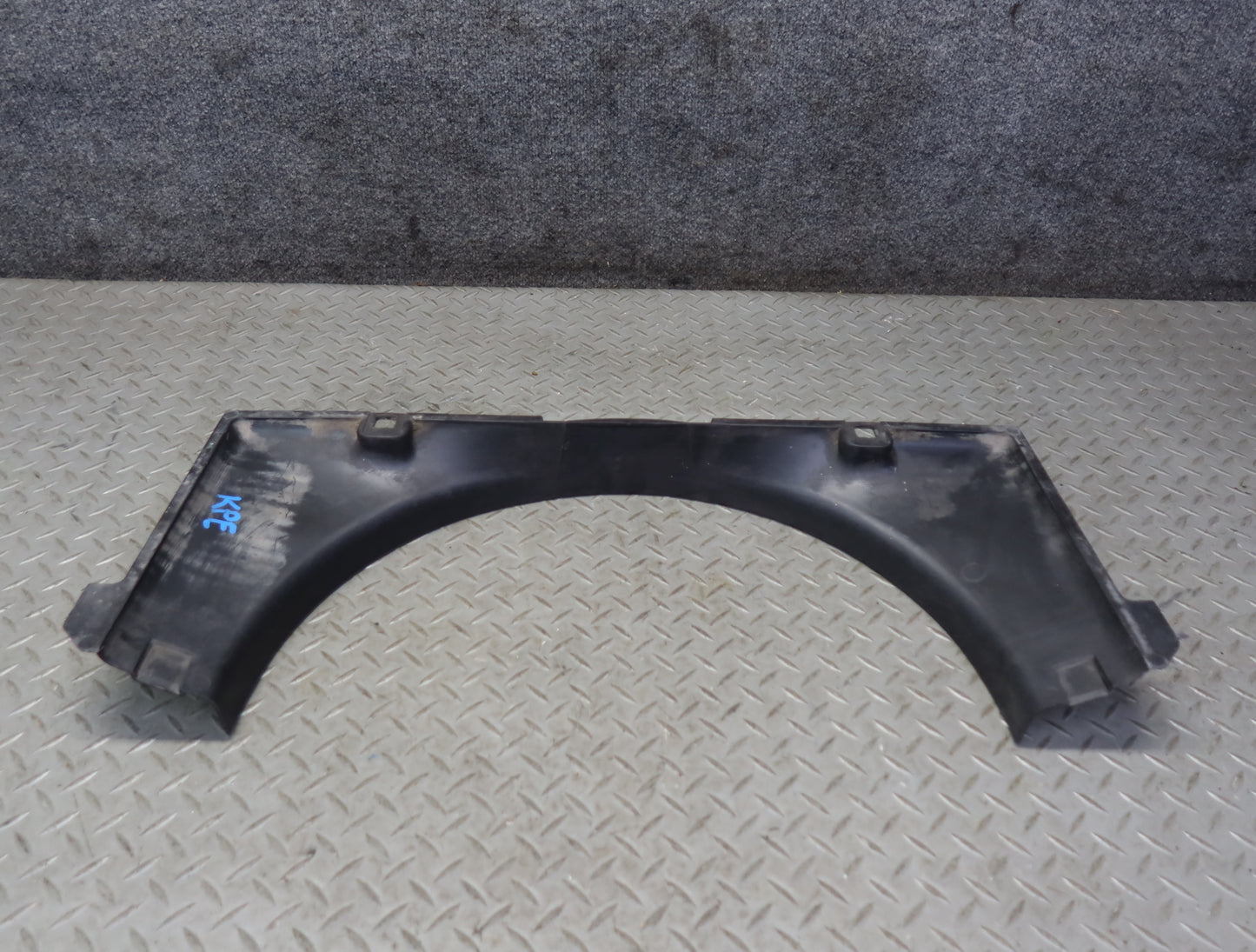 1984-1986 Porsche 928 S Engine Motor Radiator Cooling Fan Shroud