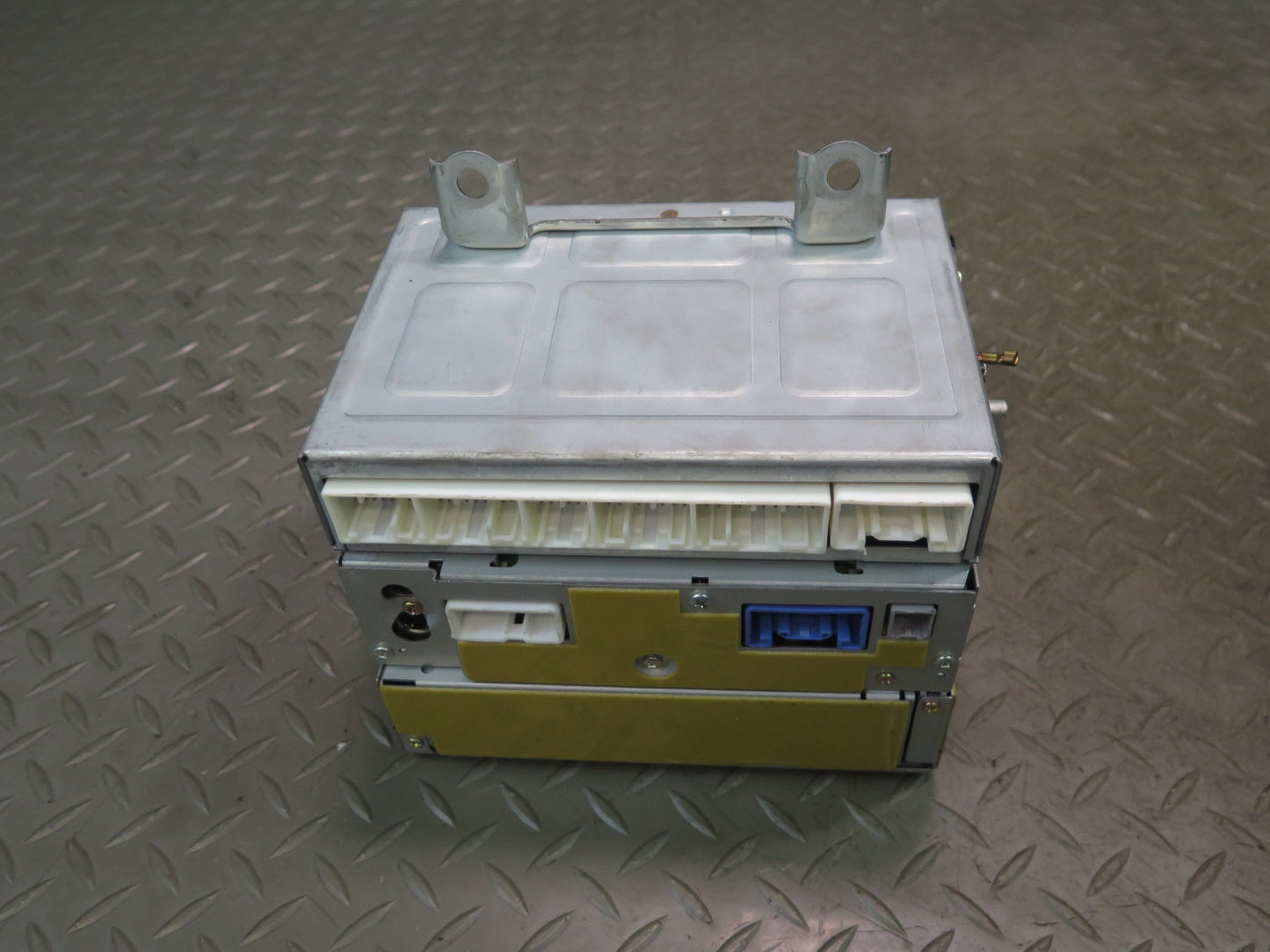 99-01 Toyota Crown JZS175 Super Live Sound CD Radio Cassette Player Unit OEM