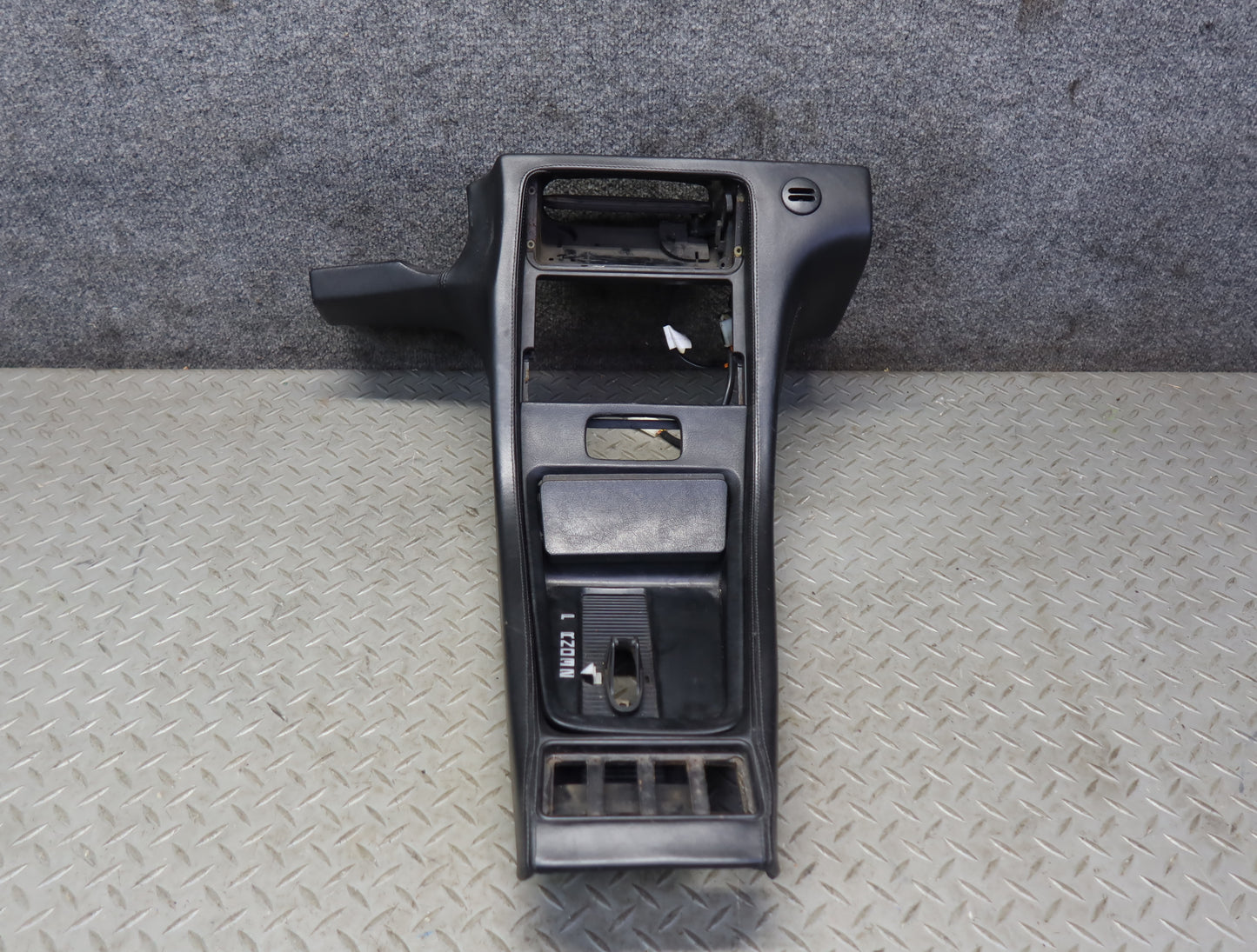 1984-1989 Porsche 928 A/T Front Center Console Trim Cover Panel Black