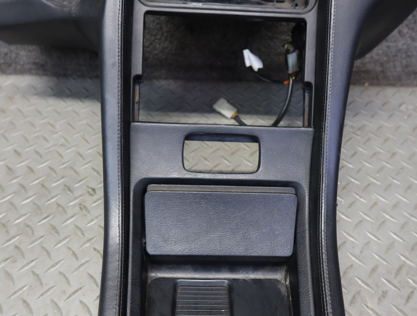 1984-1989 Porsche 928 A/T Front Center Console Trim Cover Panel Black