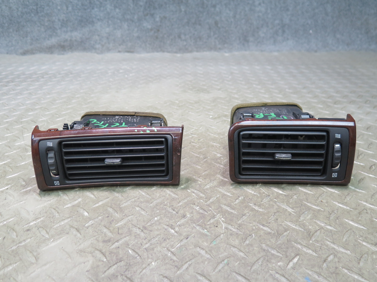 99-01 Toyota Crown JZS175 Dash Front Left & Right A/C Air Vent Wood Set OEM